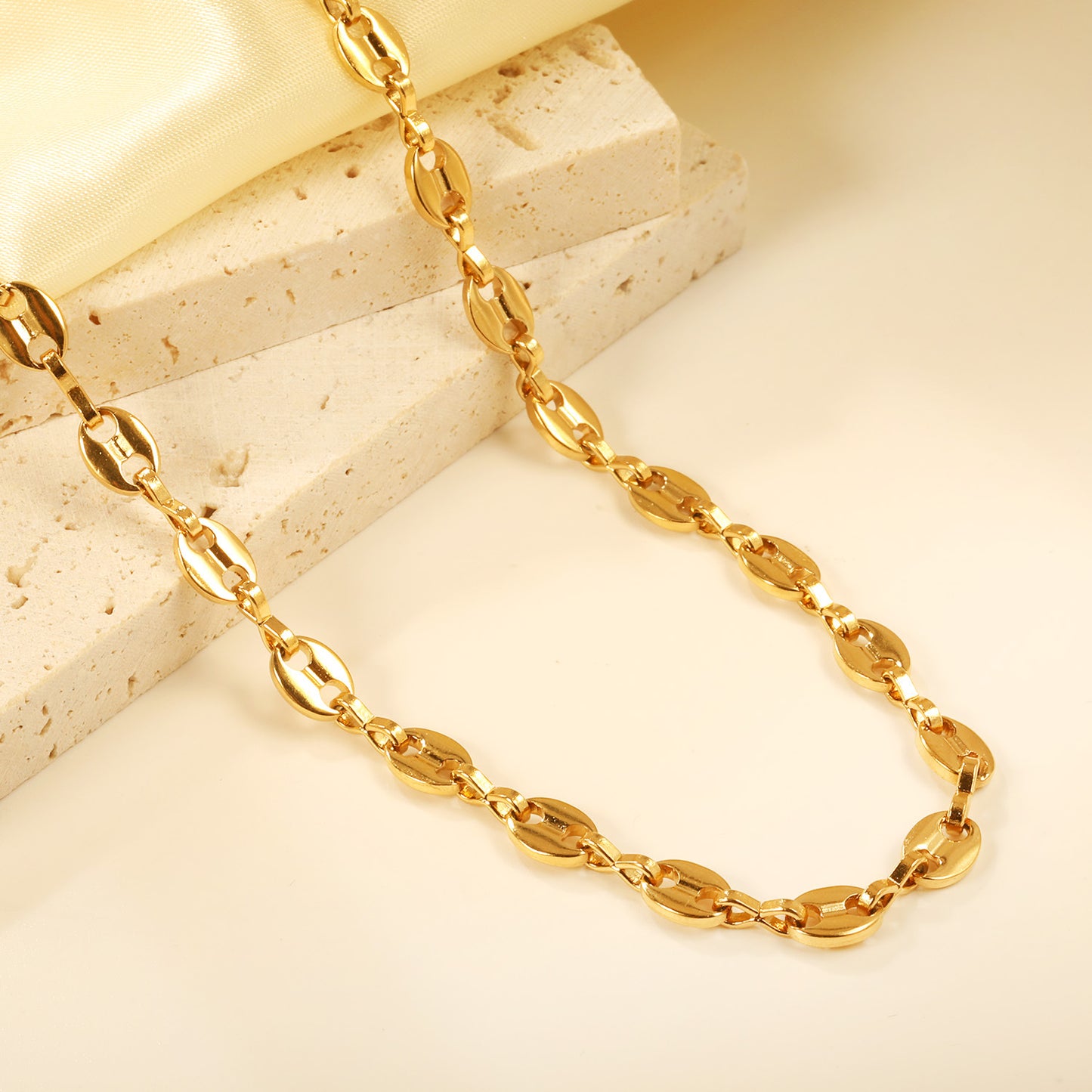 Bulk PVD Gold Minimalist Oval Link Chain Necklace Waterproof