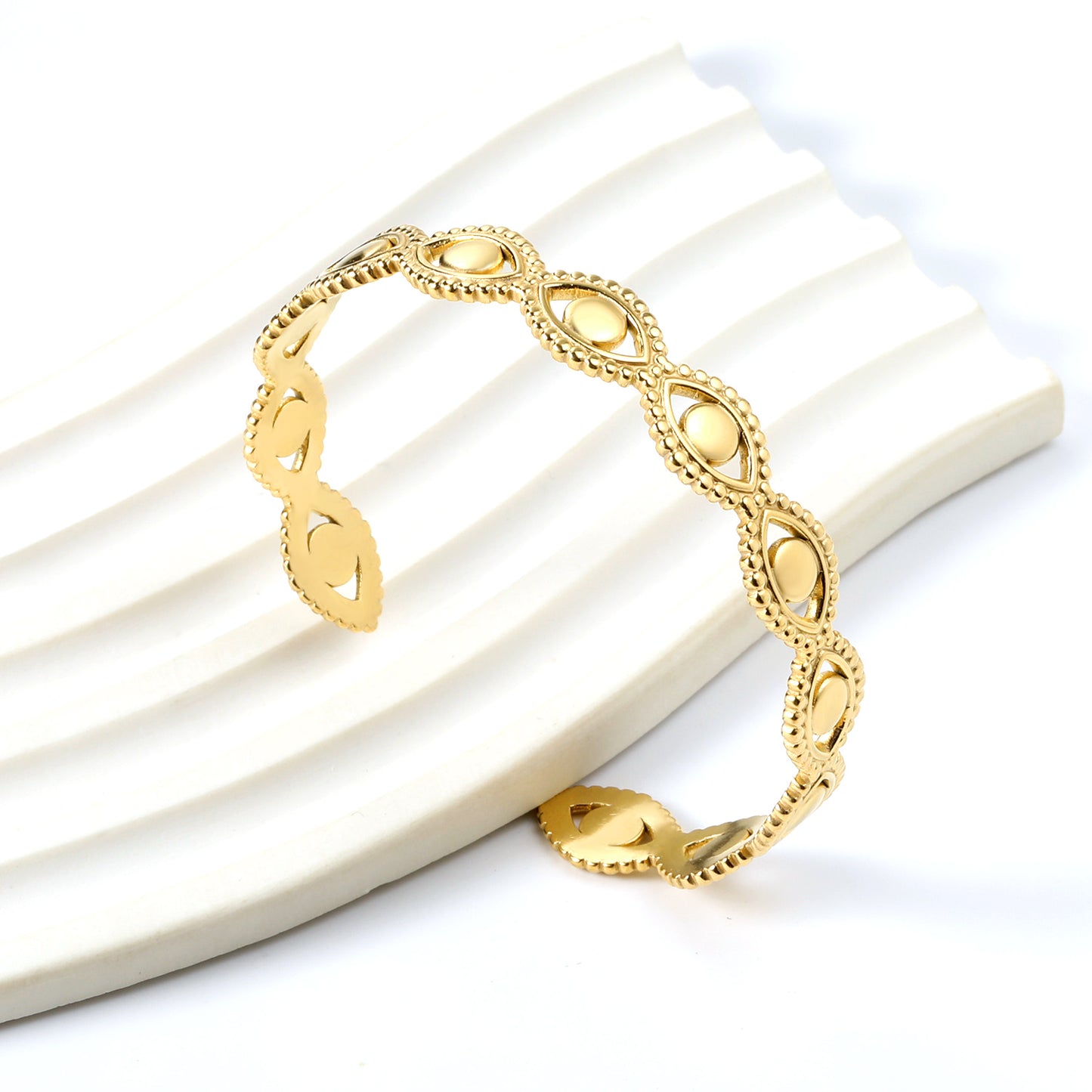 18kgold-engraved-pattern-vintage