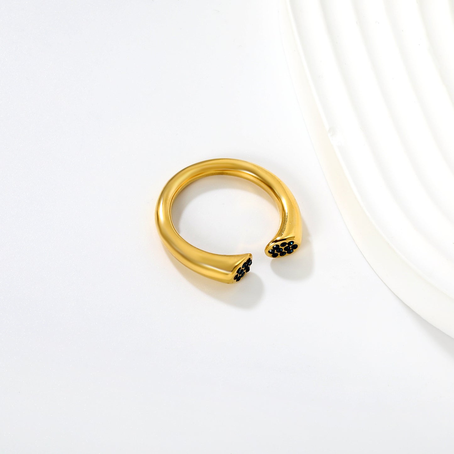 Wholesale Waterproof PVD Gold Blue CZ Cluster Open Ring