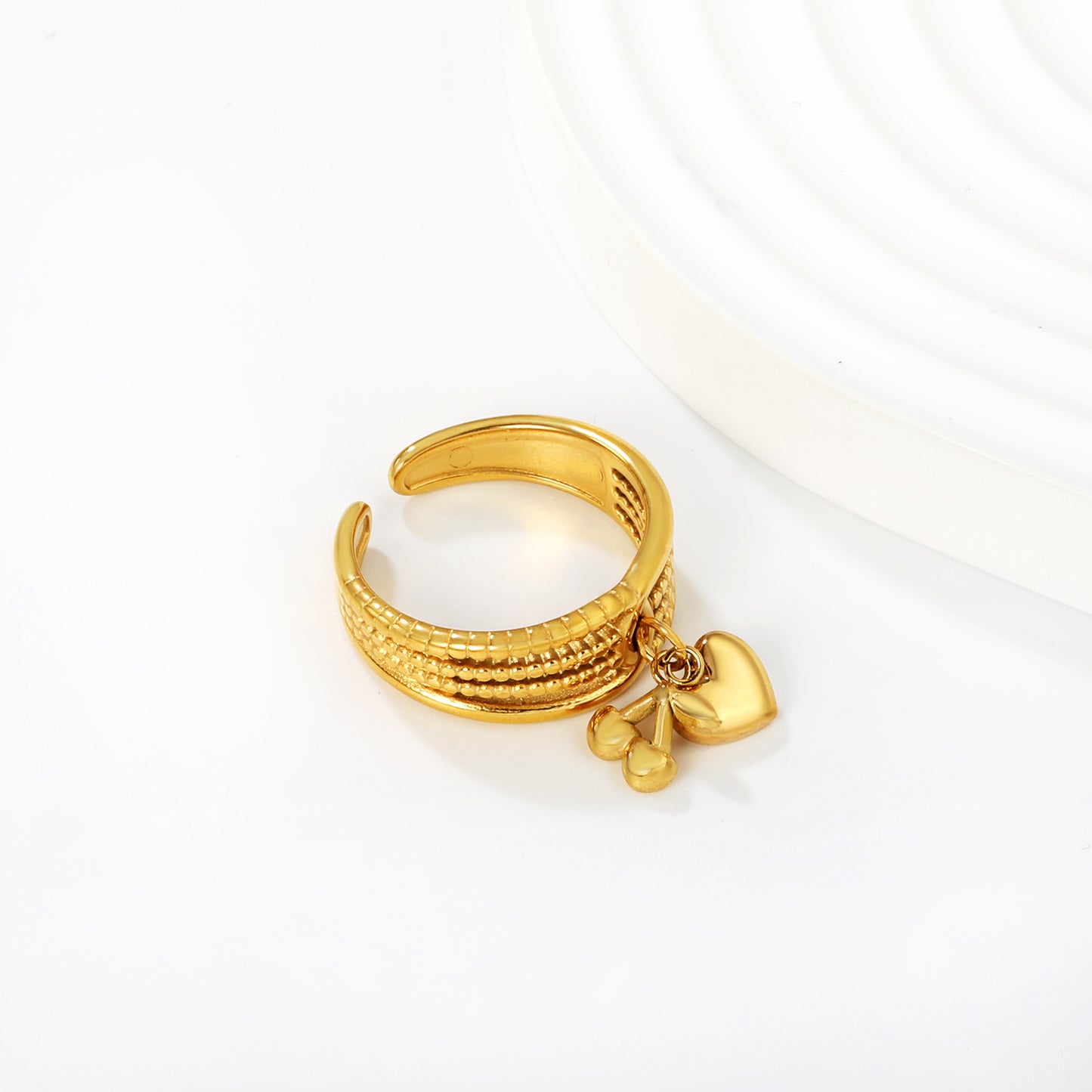 Wholesale Waterproof PVD Gold Bold Statement Heart Charm Ring