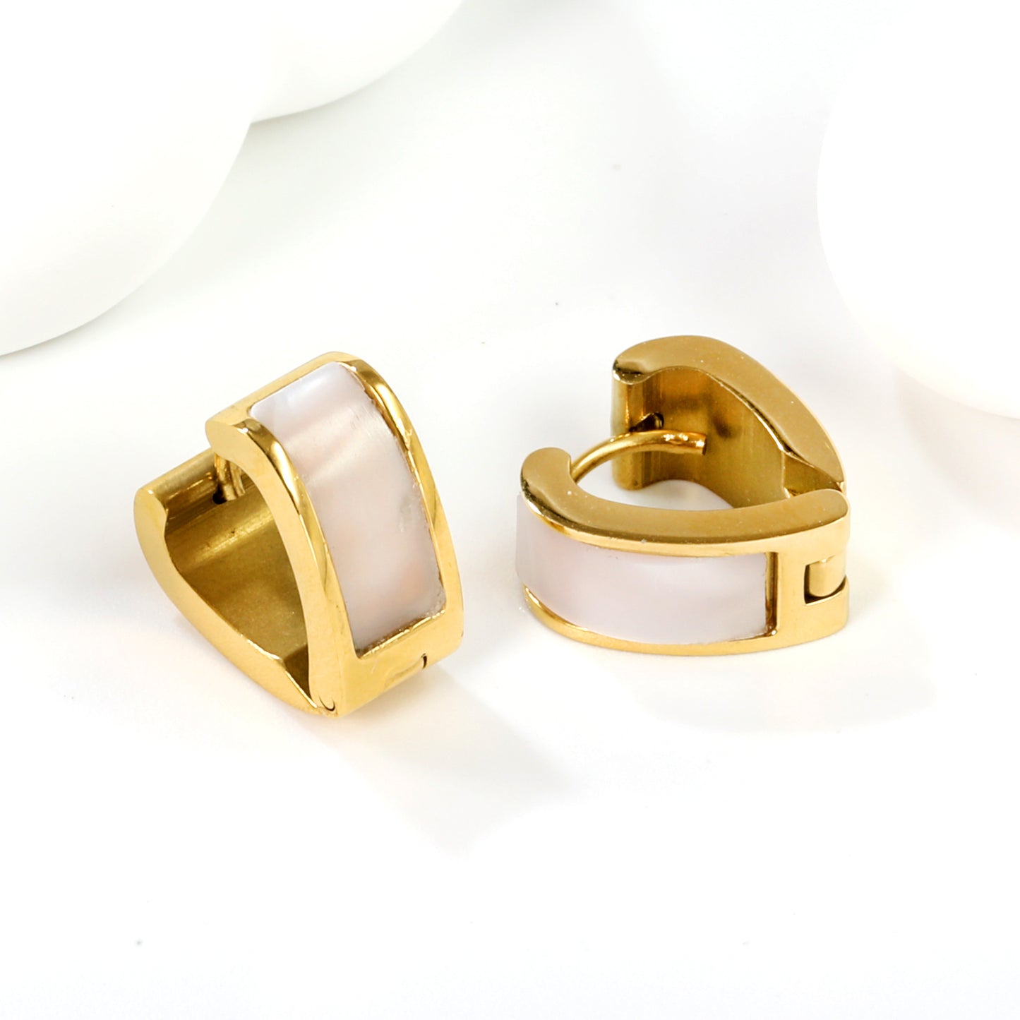 Wholesale Gold Heart - shaped Earrings with White Accent for Jewelry Retailers