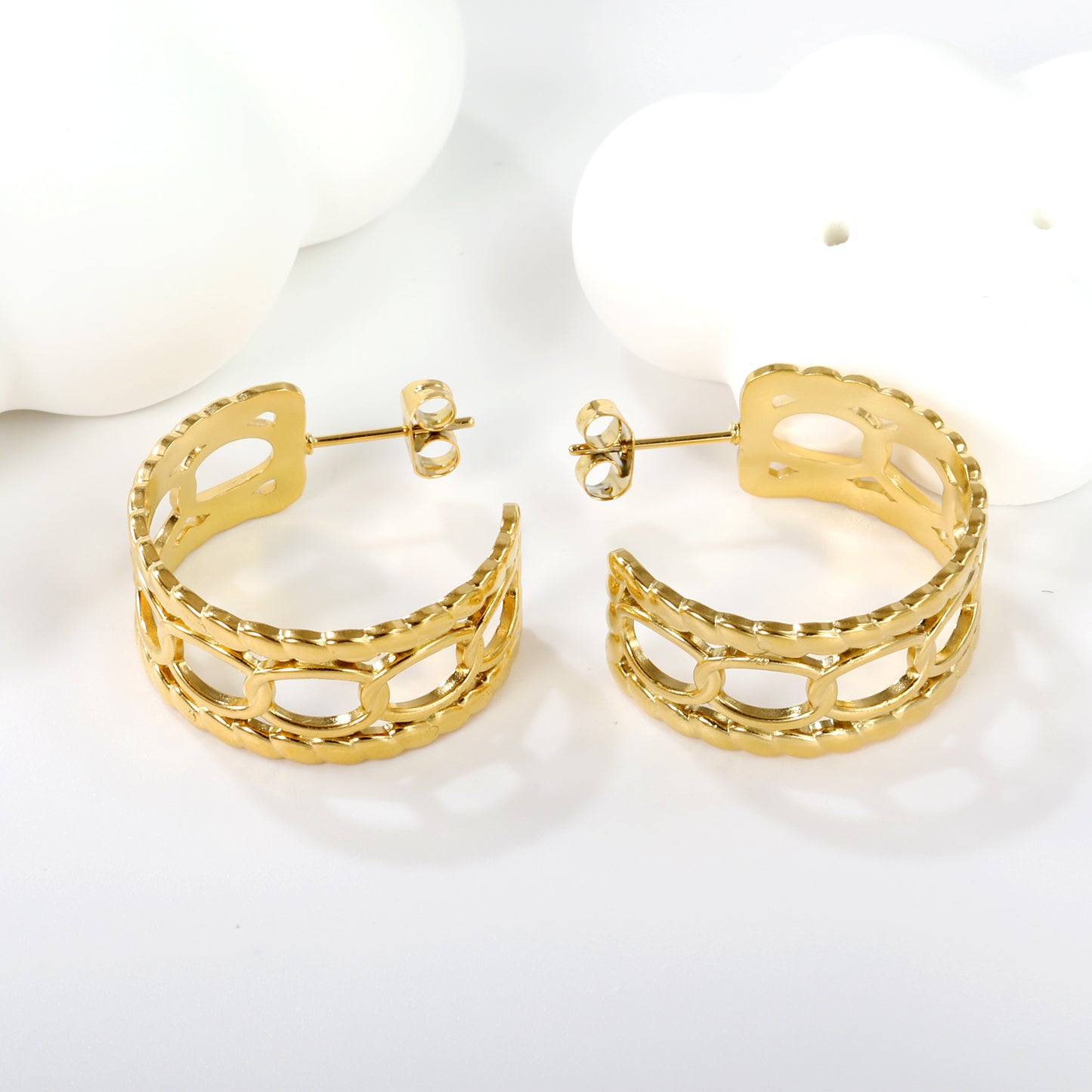 Wholesale Dotted Texture Gold C - shaped Earrings for Accessory Vendors