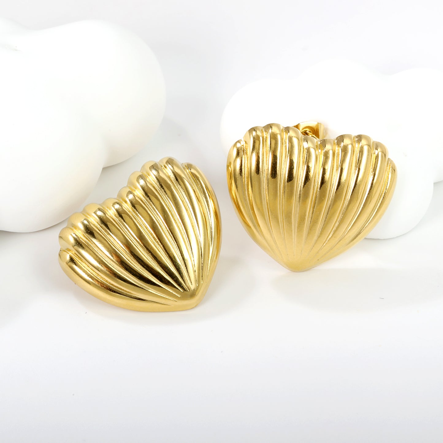 Wholesale Stainless Steel Vertical Heart Stud Earrings Elegant Texture