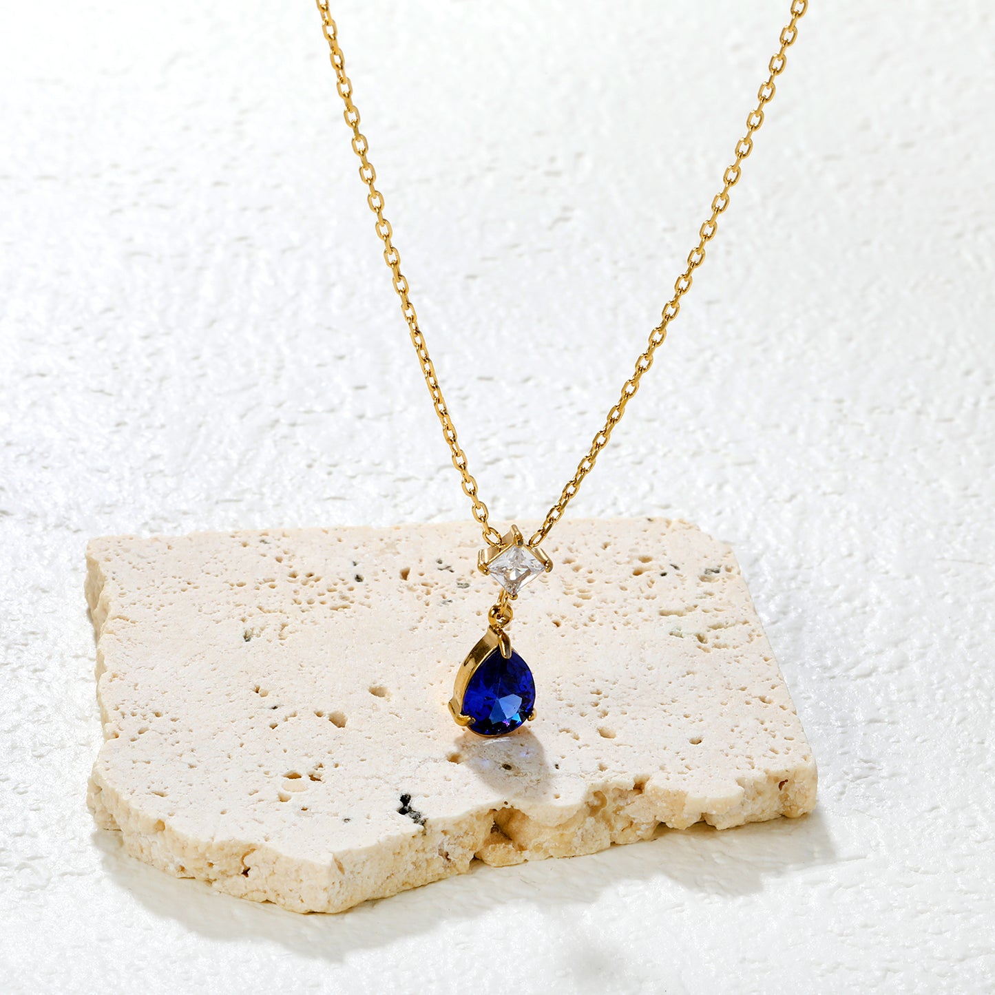 Wholesale Waterproof PVD Gold Plated Double Stone Teardrop Necklace