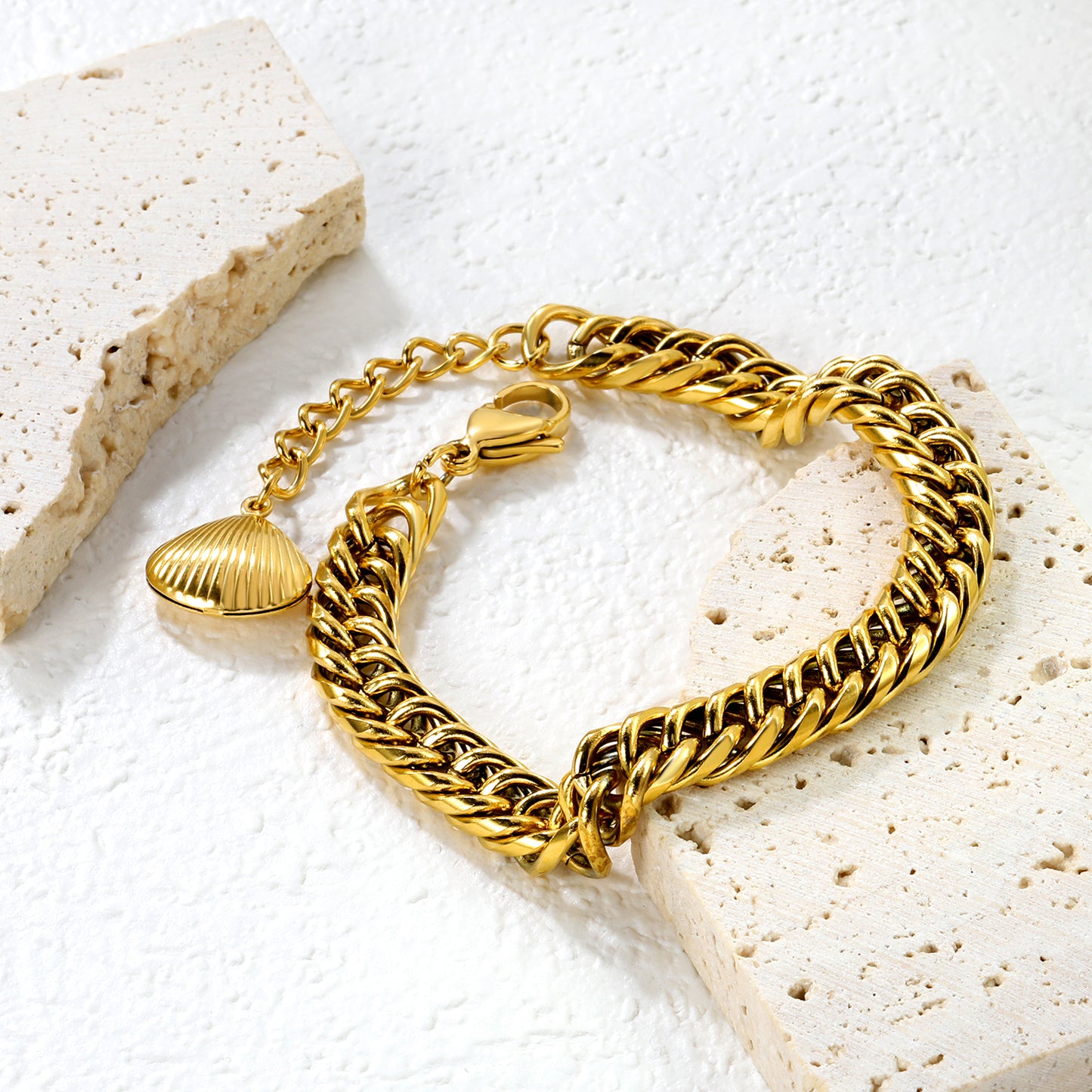 Wholesale 18K Gold Plated Natural Polished Chain Shell Tag Bracelet