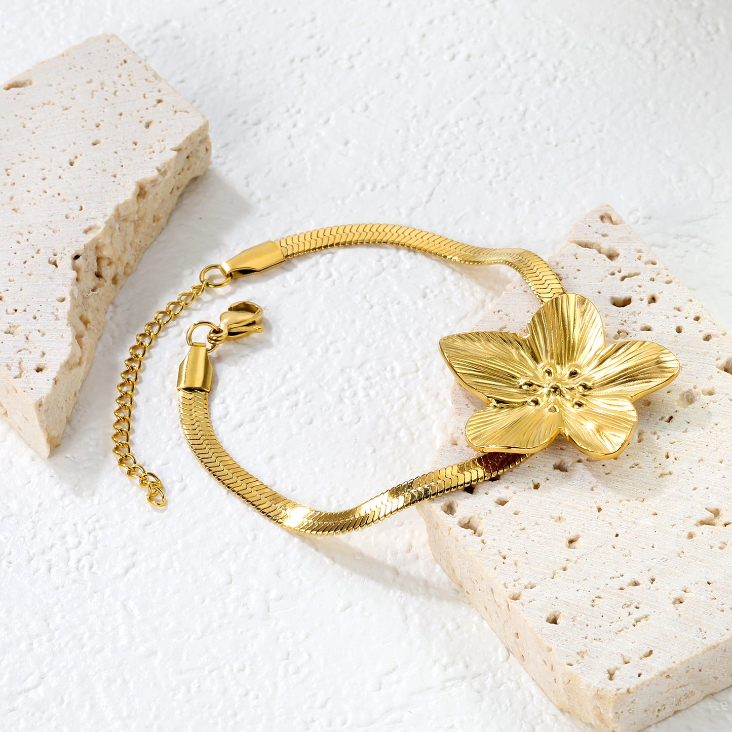 Wholesale Stainless Steel Botanical Large Flower Pendant Bracelet