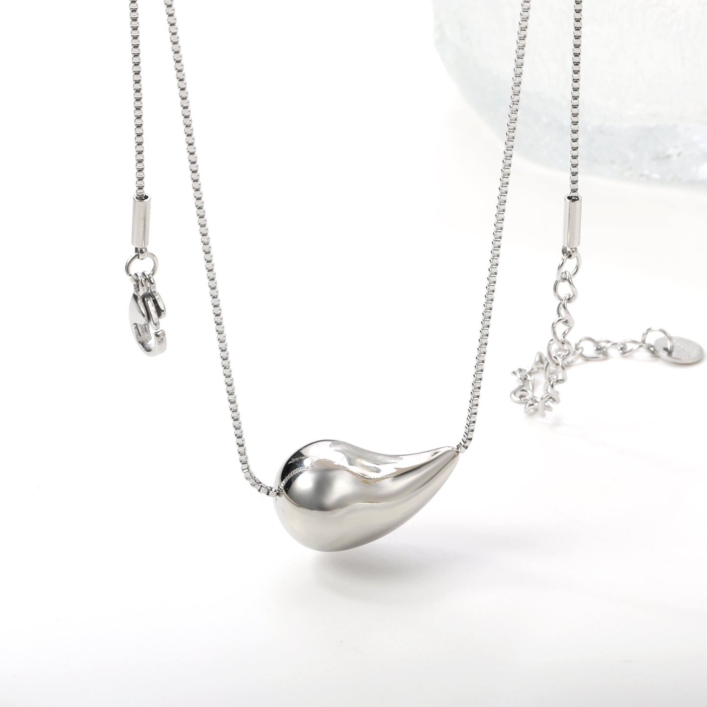 Wholesale Gold Tone Streamlined Pendant Necklace Modern Sophistication
