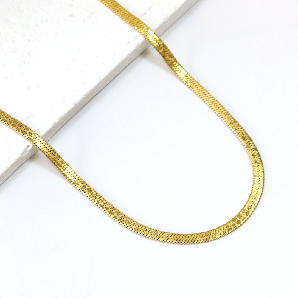 Wholesale Stainless Steel Flat Snake Blade Crushed Floral Necklace