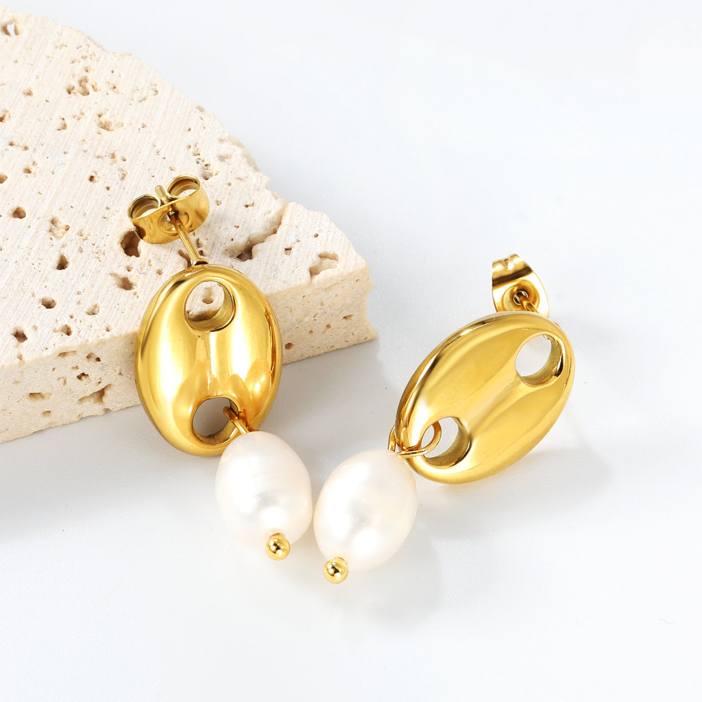 Golden pig nose + oval freshwater pearl accessories earrings jewelry supplier