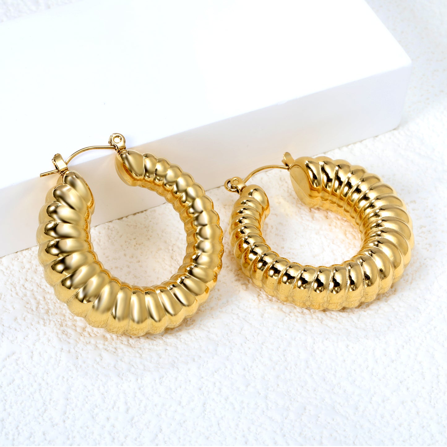 Wholesale Multi - textured Gold C - shaped Earrings for Fashion Wholesalers