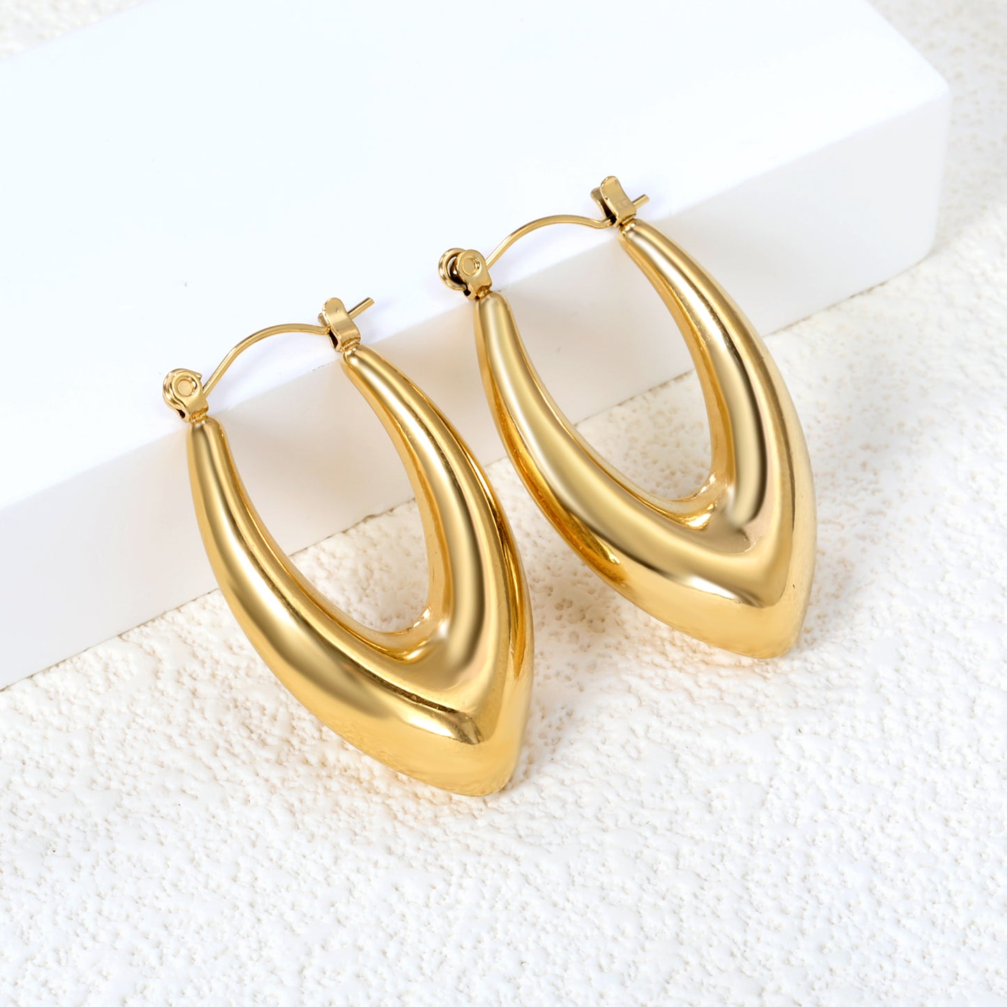 Wholesale Fan - textured Gold Hoop Earrings for Jewelry Retailers