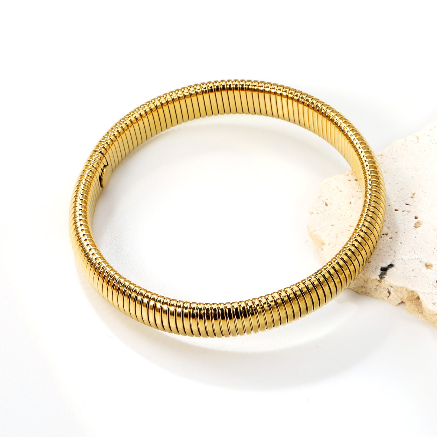 Wholesale 18K Gold Vertical Ribbed Texture Bracelets in Various Sizes