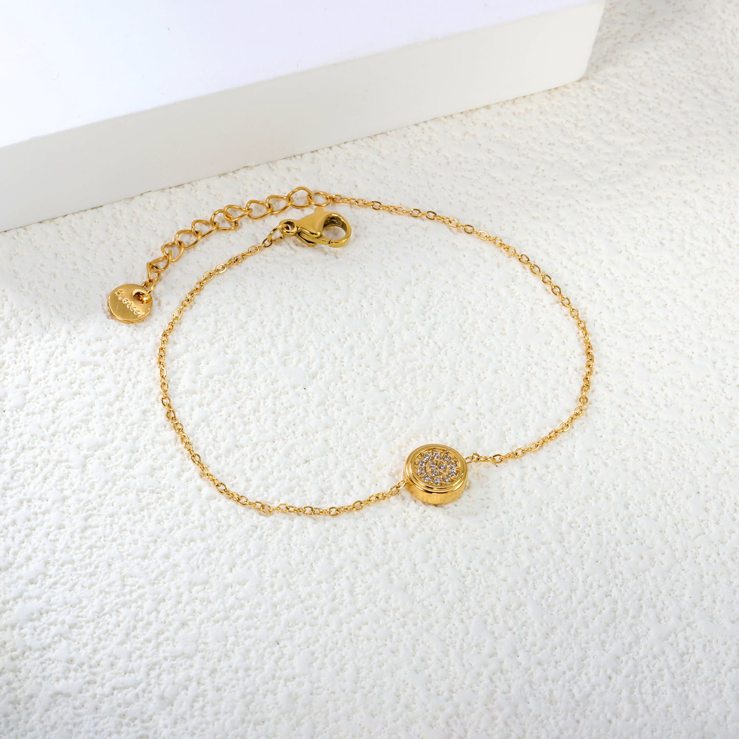 Wholesale 18K Gold Plated Circle Diamond Bracelet Precision Halo Setting Delicate Chain Minimalist Luxury