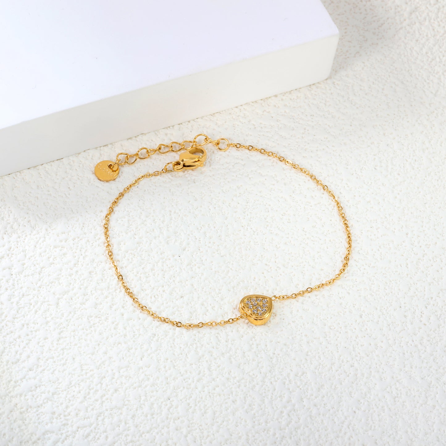 Wholesale 18K Gold Plated Textured Diamond Bracelet Circular Pendant Delicate Chain Modern Artisan Craft