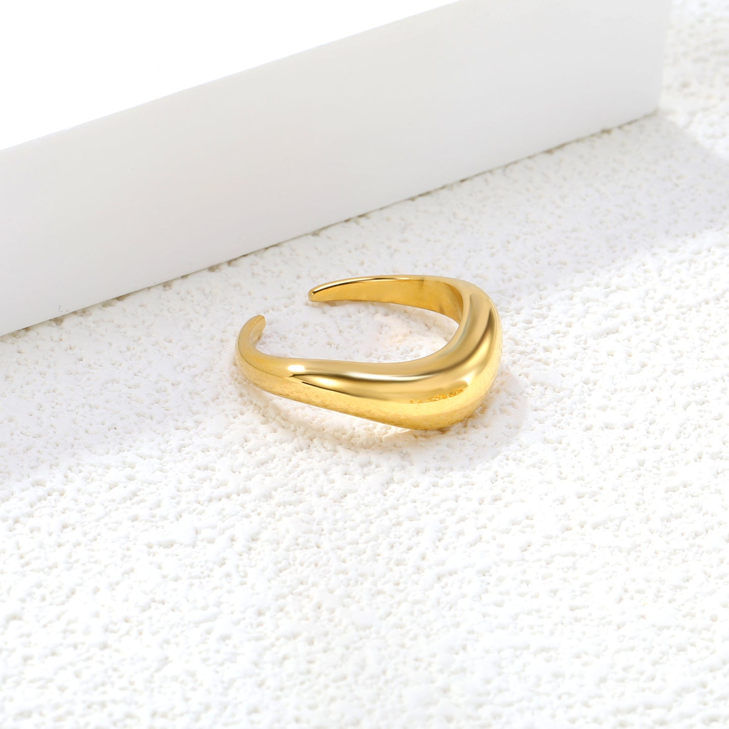 Wholesale Smooth Curved Open 18K Gold Stainless Steel Ring
