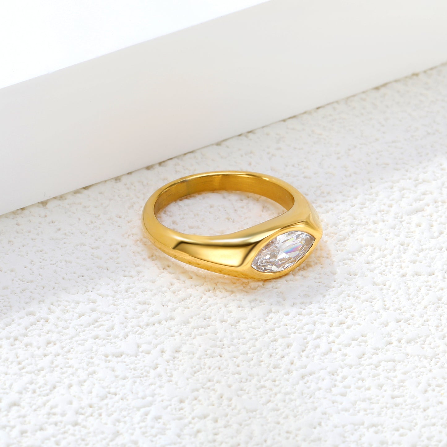 Wholesale 18K Gold Plated Oval Halo Ring Prong-Set Diamond Center Framed Elegance