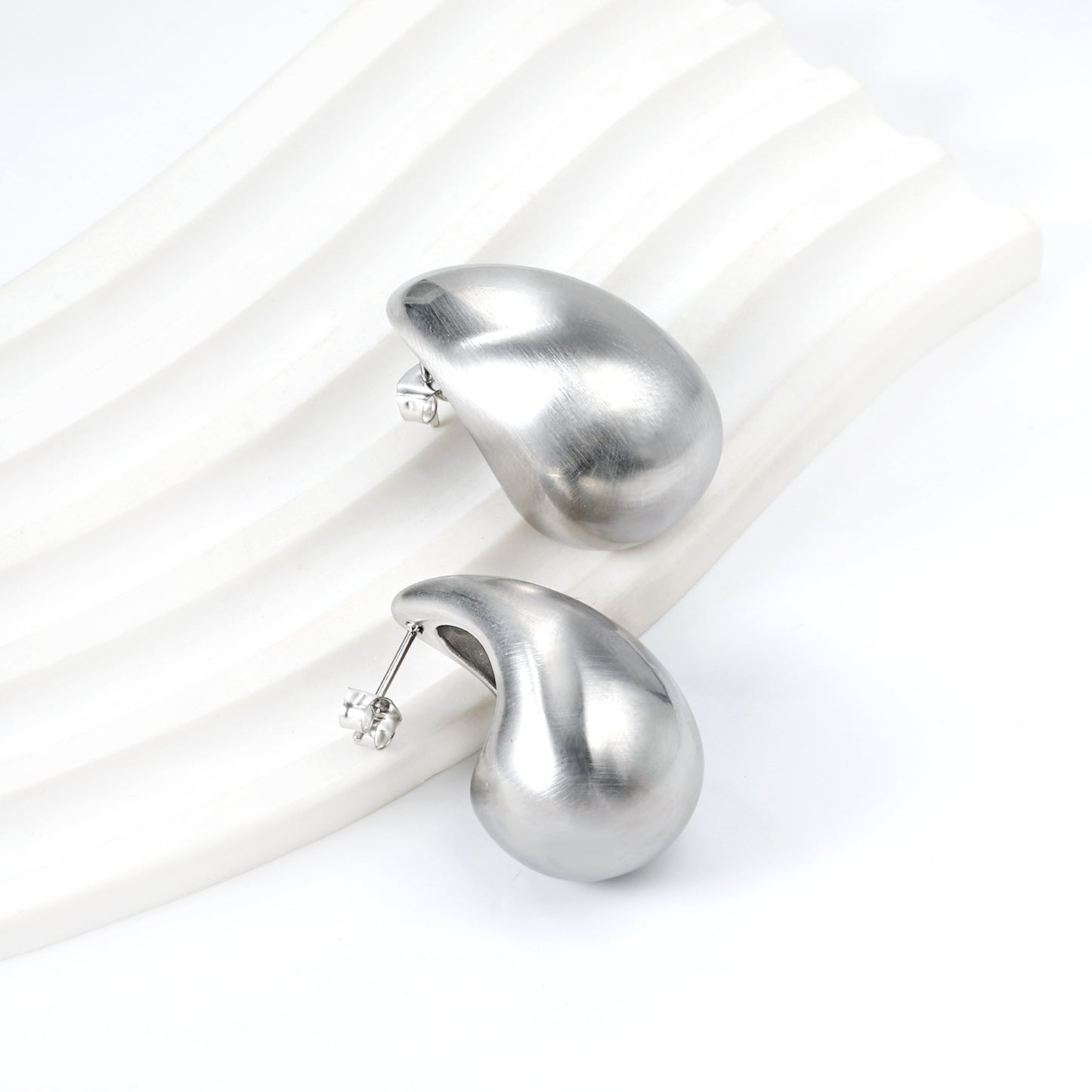 Bulk Teardrop Gold Earrings Streamlined Design