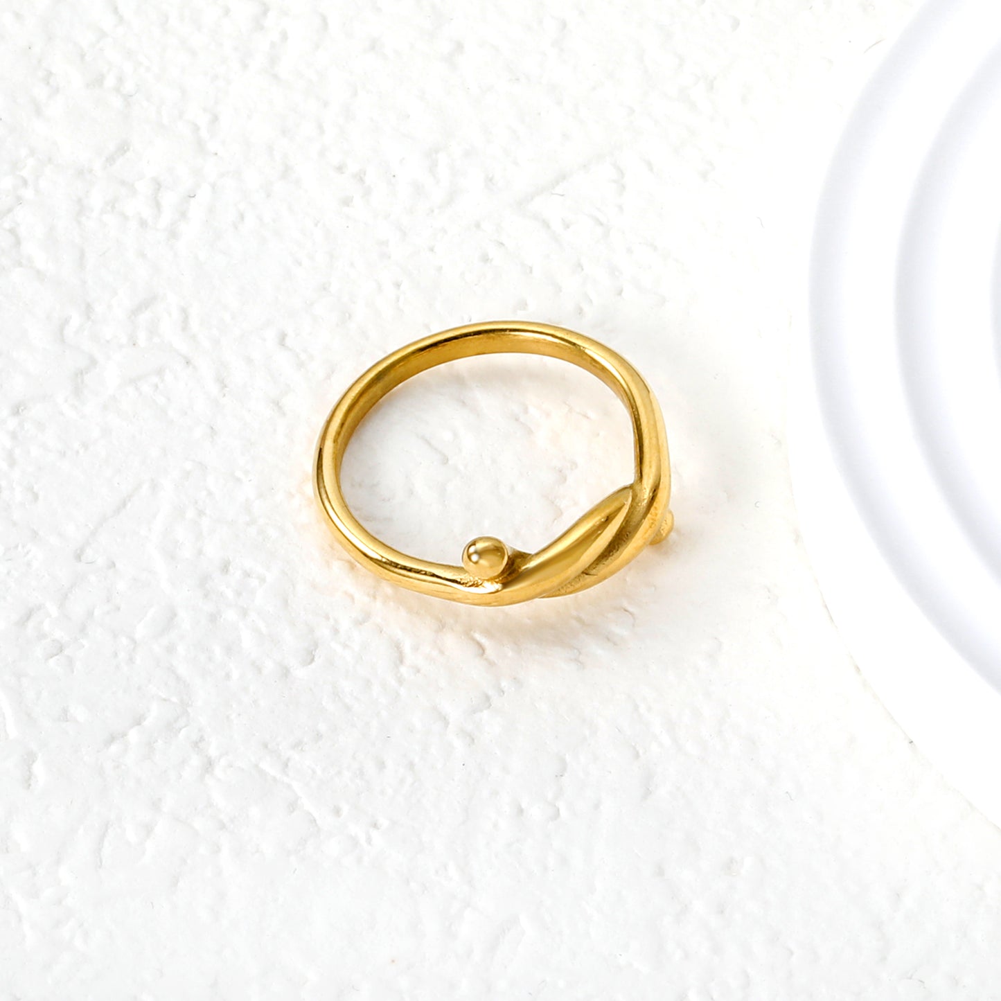 Wholesale 18K Gold Plated Fluid Knot Ring Organic Twist Minimalist Pearl Accent Modern Jewelry