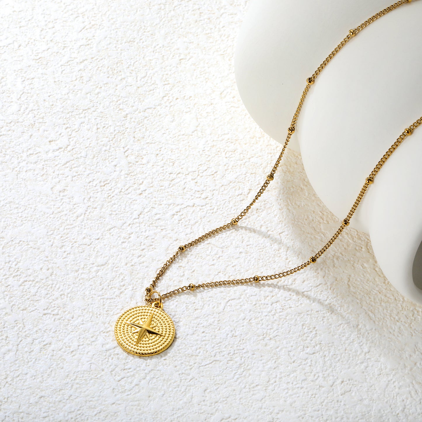Wholesale 18K Gold Plated Cross Texture Medallion Necklace Industrial Vintage Light Luxury