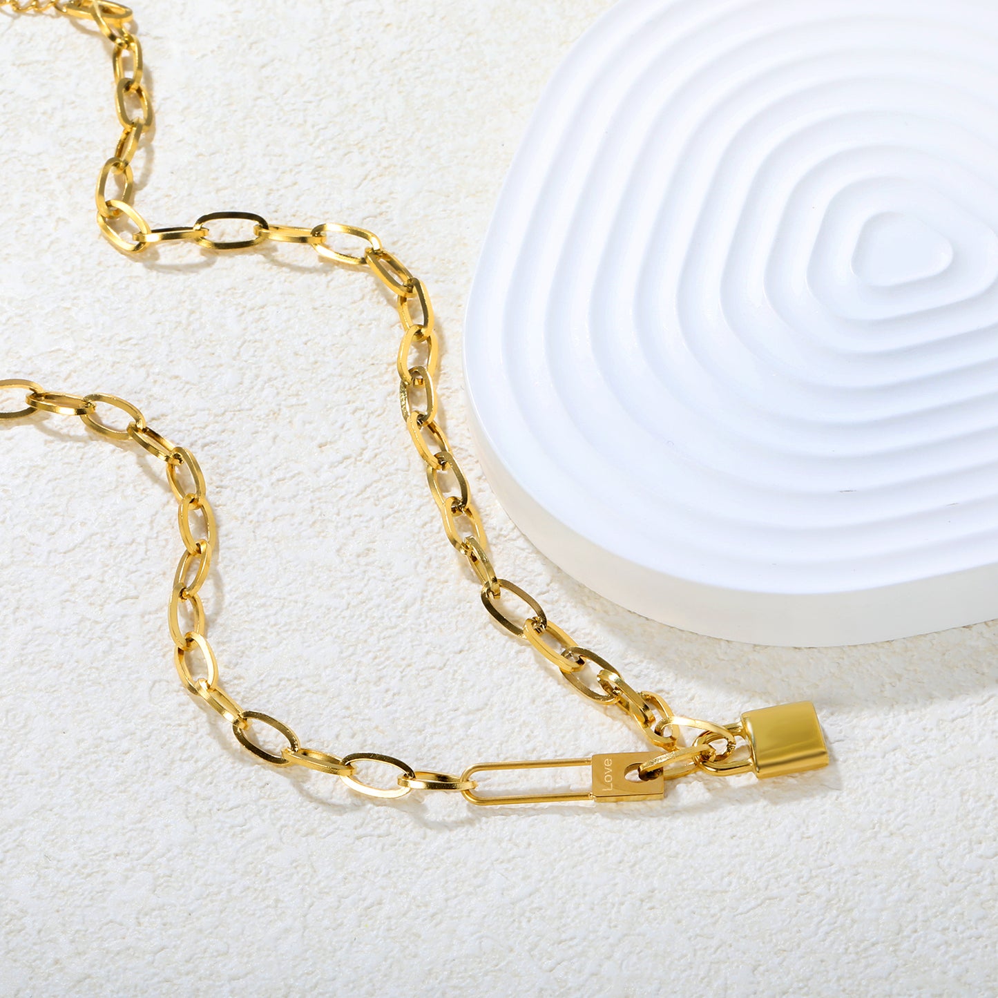 Wholesale 18K Gold Plated Paperclip Chain Lock Pendant Necklace Industrial Hardware Vintage