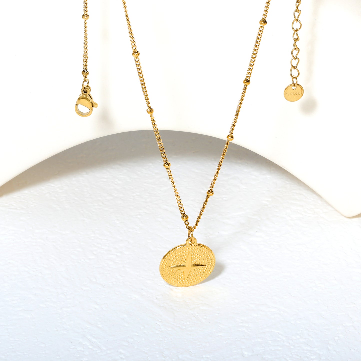 Wholesale 18K Gold Plated Cross Texture Medallion Necklace Industrial Vintage Light Luxury