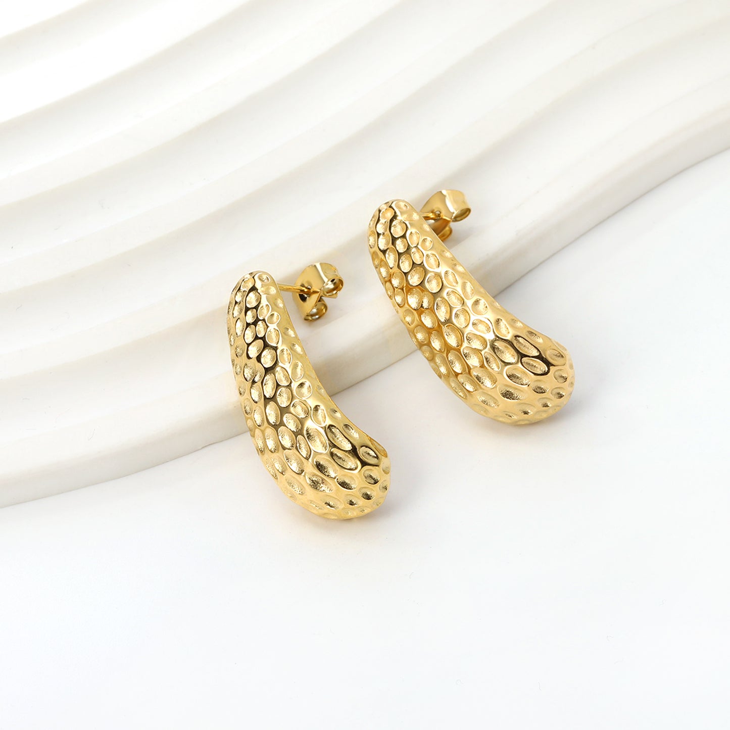 Wholesale 18K Gold J-Shaped Pitted Stud Modern Earrings