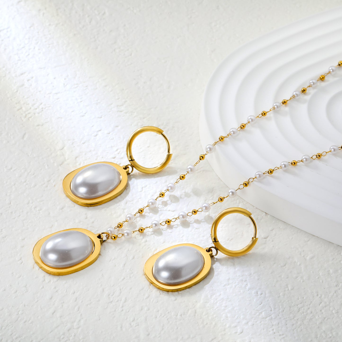 Stainless Steel Gold Pearl Necklace & Earrings Set with Pearl + Steel Bead Chain Round Tail Plaque Jewelry Supplier