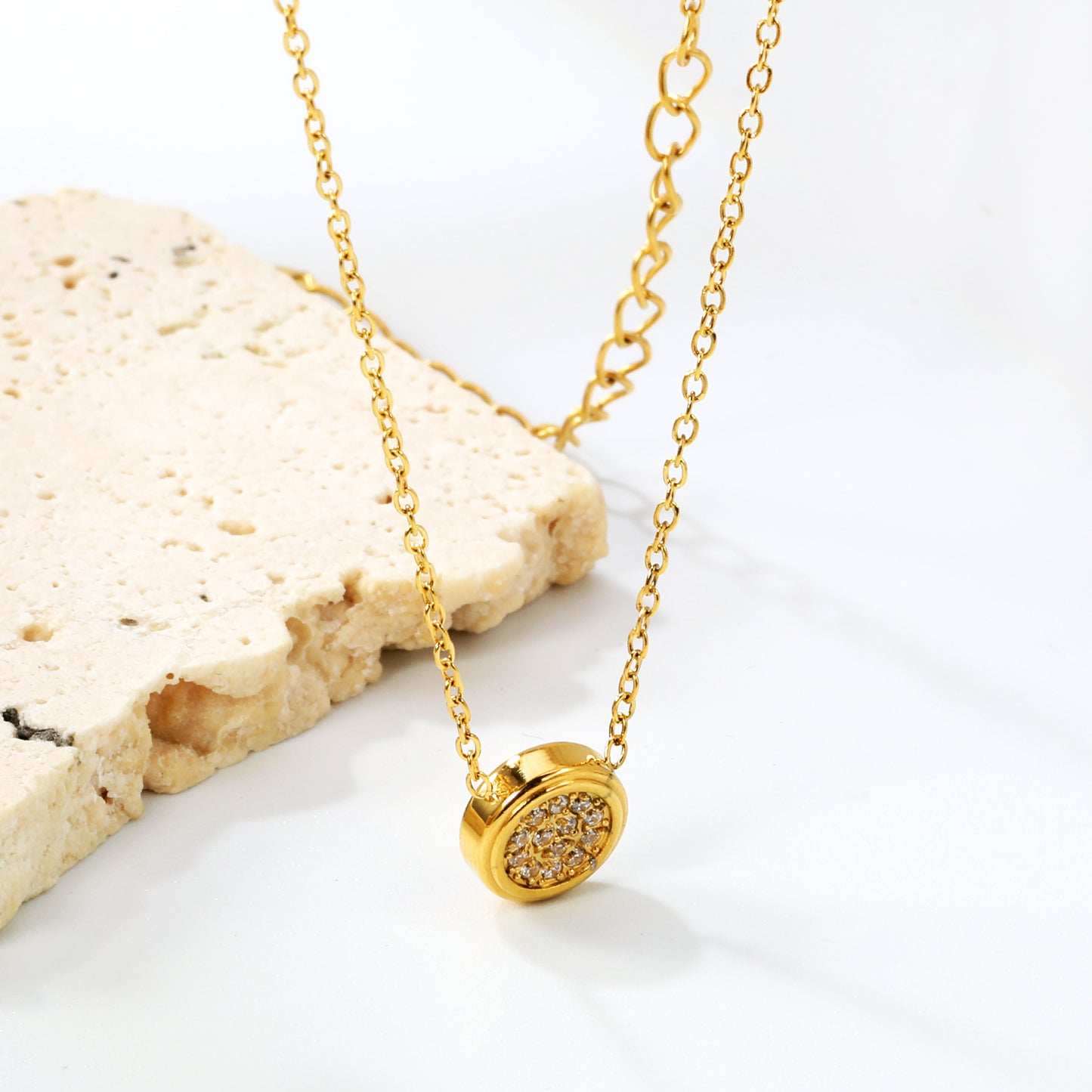 Wholesale 18K Gold Plated Circle Diamond Pendant Necklace Concentric Texture Minimalist Luxury