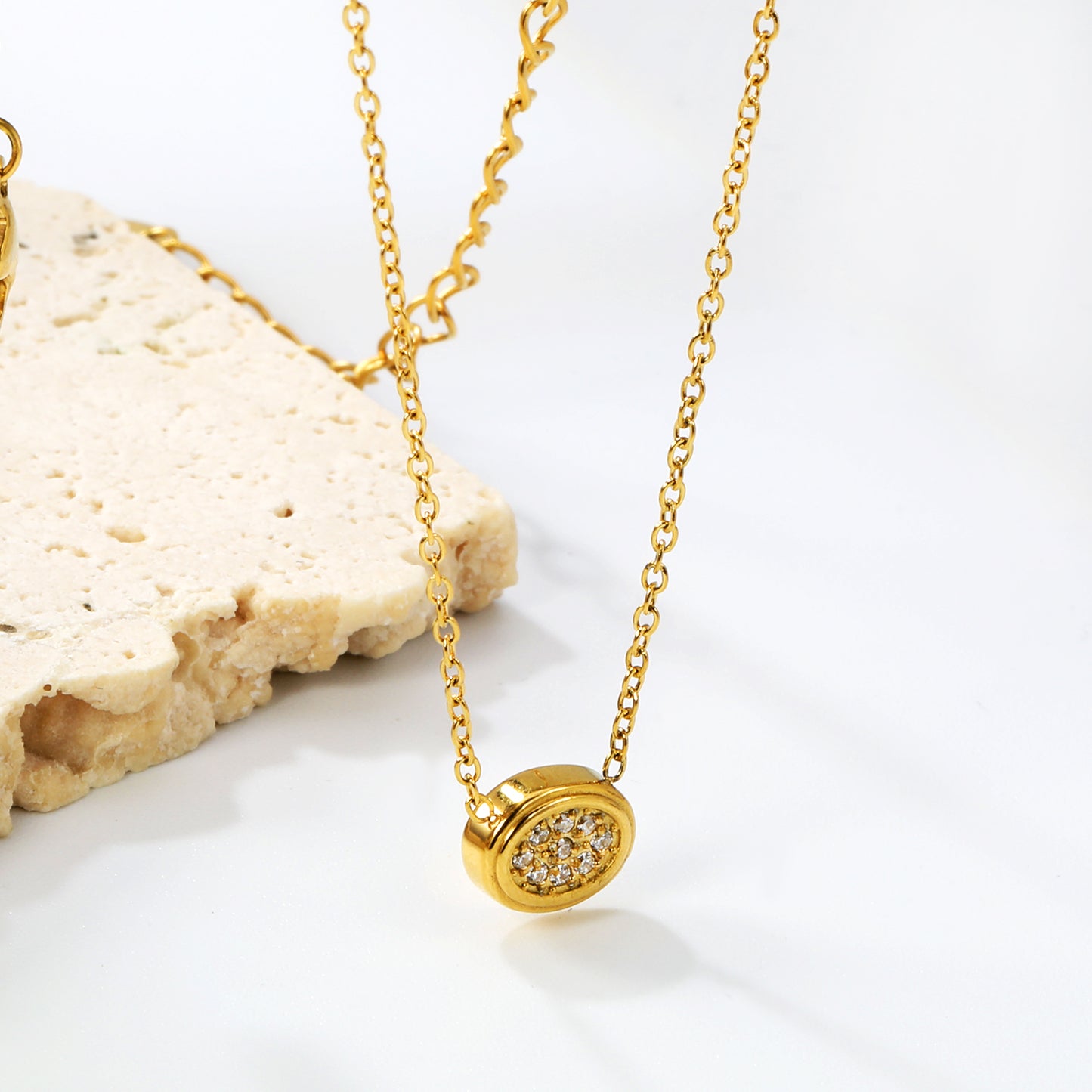 Wholesale 18K Gold Plated Oval Diamond Pendant Necklace Textured Frame Minimalist Art