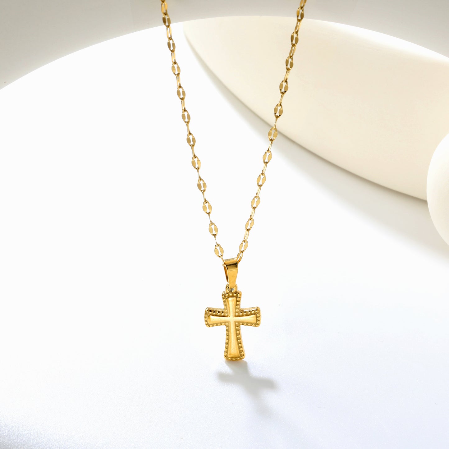 Stainless Steel Gold Cross Pendant Lip Chain + Round-Shaped Tag Necklace Jewelry Supplier
