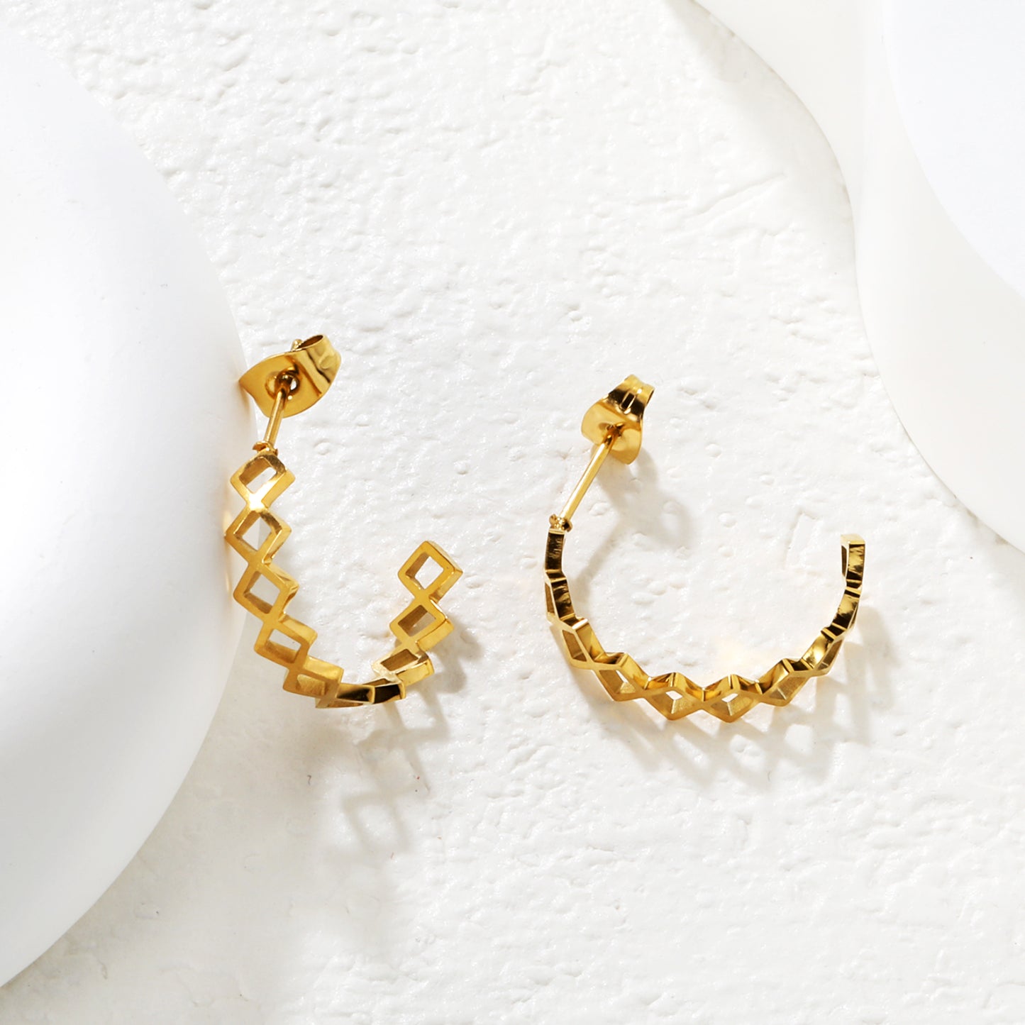 Wholesale Waterproof PVD Gold Plated Lozenge Link Hoop Earrings