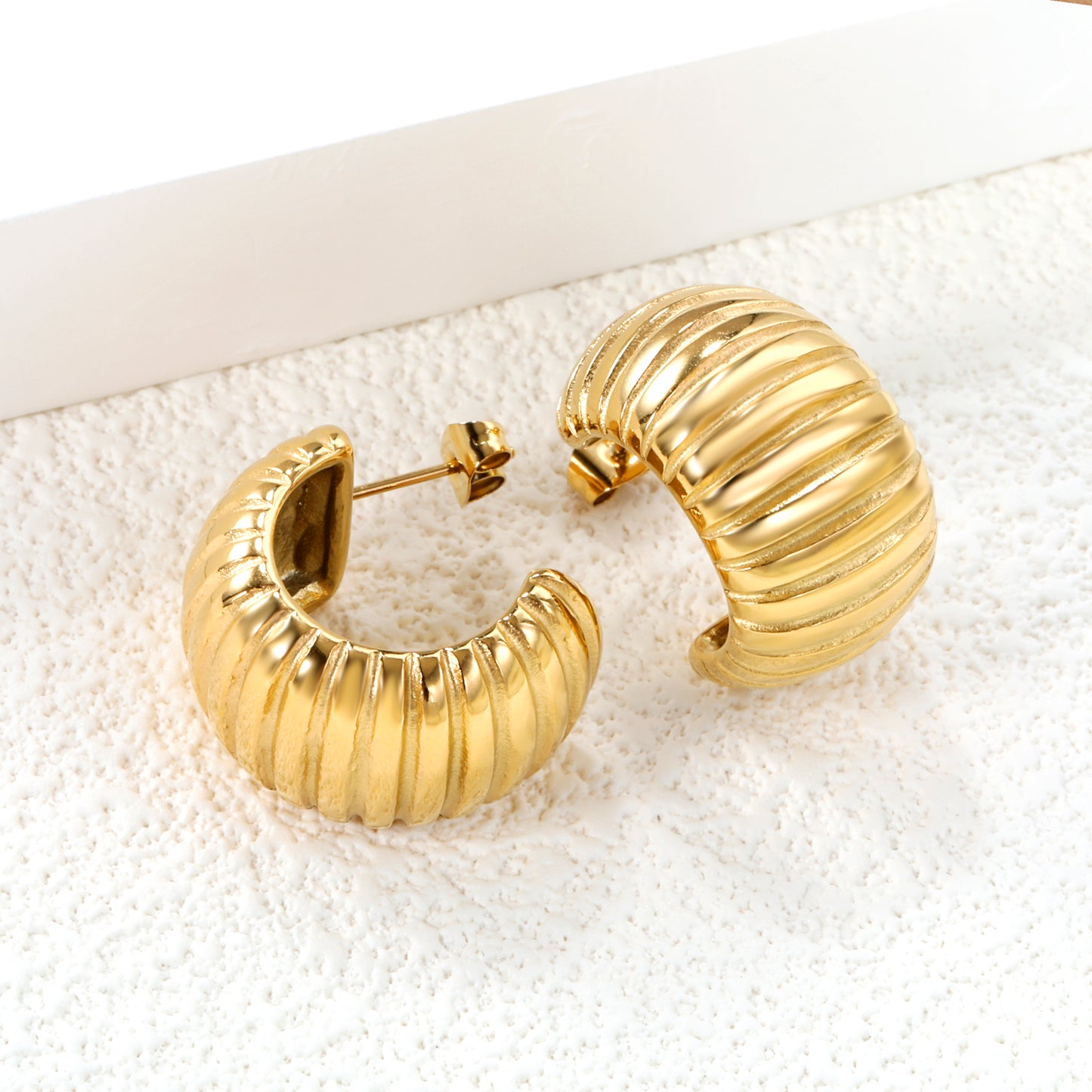 Wholesale 18k Gold C-Shaped Horizontal Stud Earrings Minimalist Style