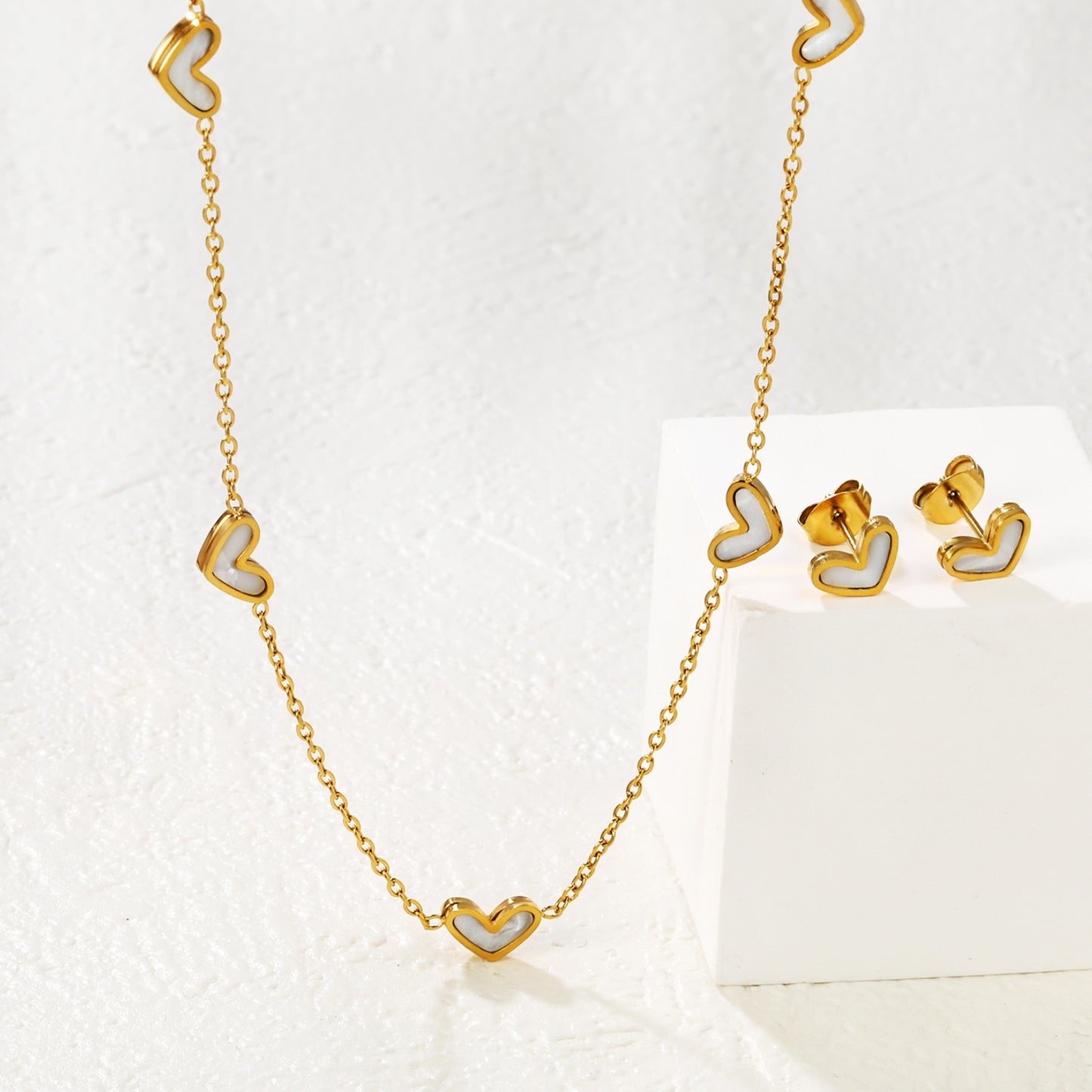 Wholesale Waterproof PVD Gold Sculpted Heart Motif Jewelry Set