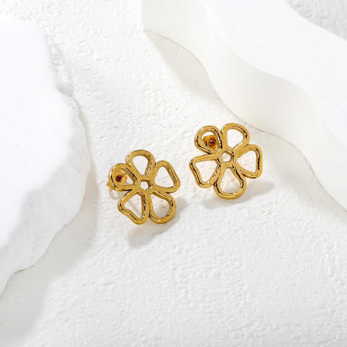 Wholesale Waterproof PVD Gold Sculpted Hollow Clover Petal Earrings