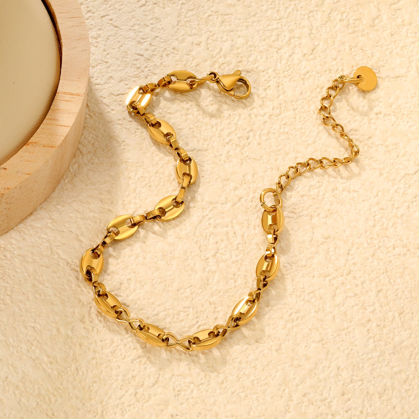Wholesale Waterproof PVD Gold Minimalist Oval Loop Chain Bracelet