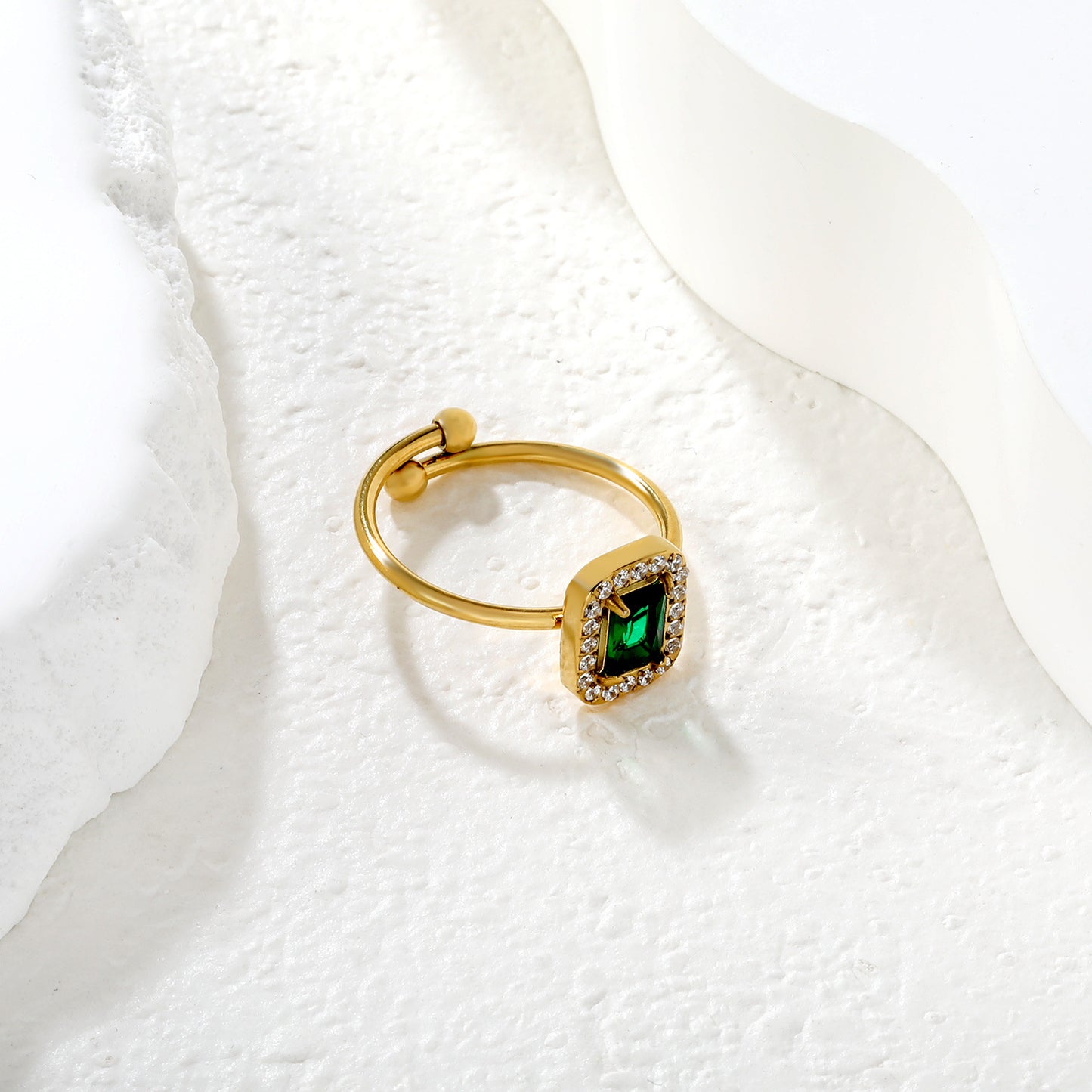 Luxury Emerald Green Zircon Halo Ring Stainless Steel Waterproof