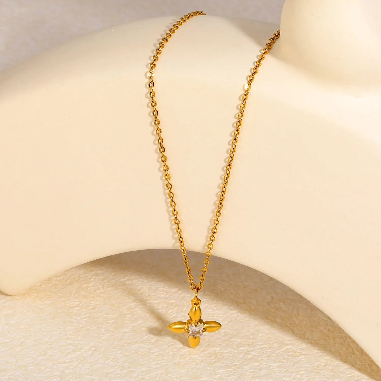 Dainty Four Leaf Clover Necklace | Tarnish-Free Everyday Wear