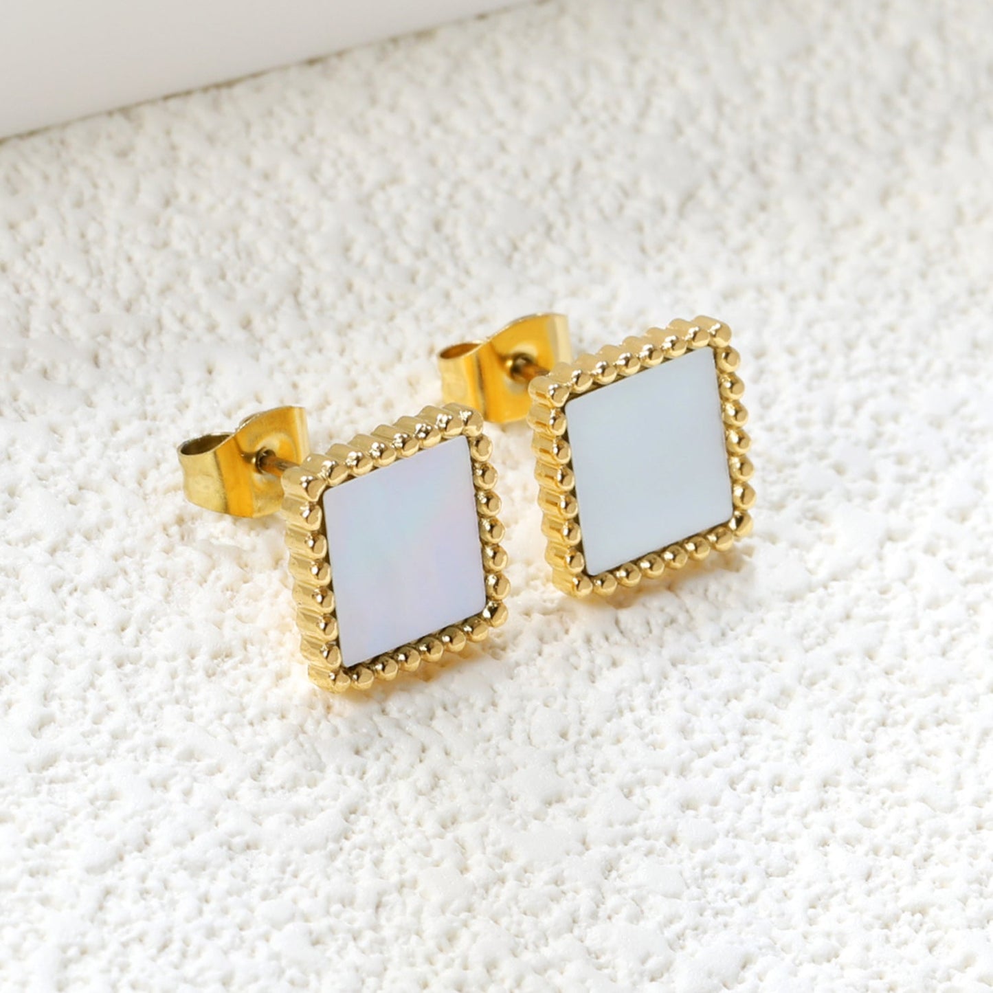 Factory Price 304L Stainless Steel Beaded Edge Square Shell Studs