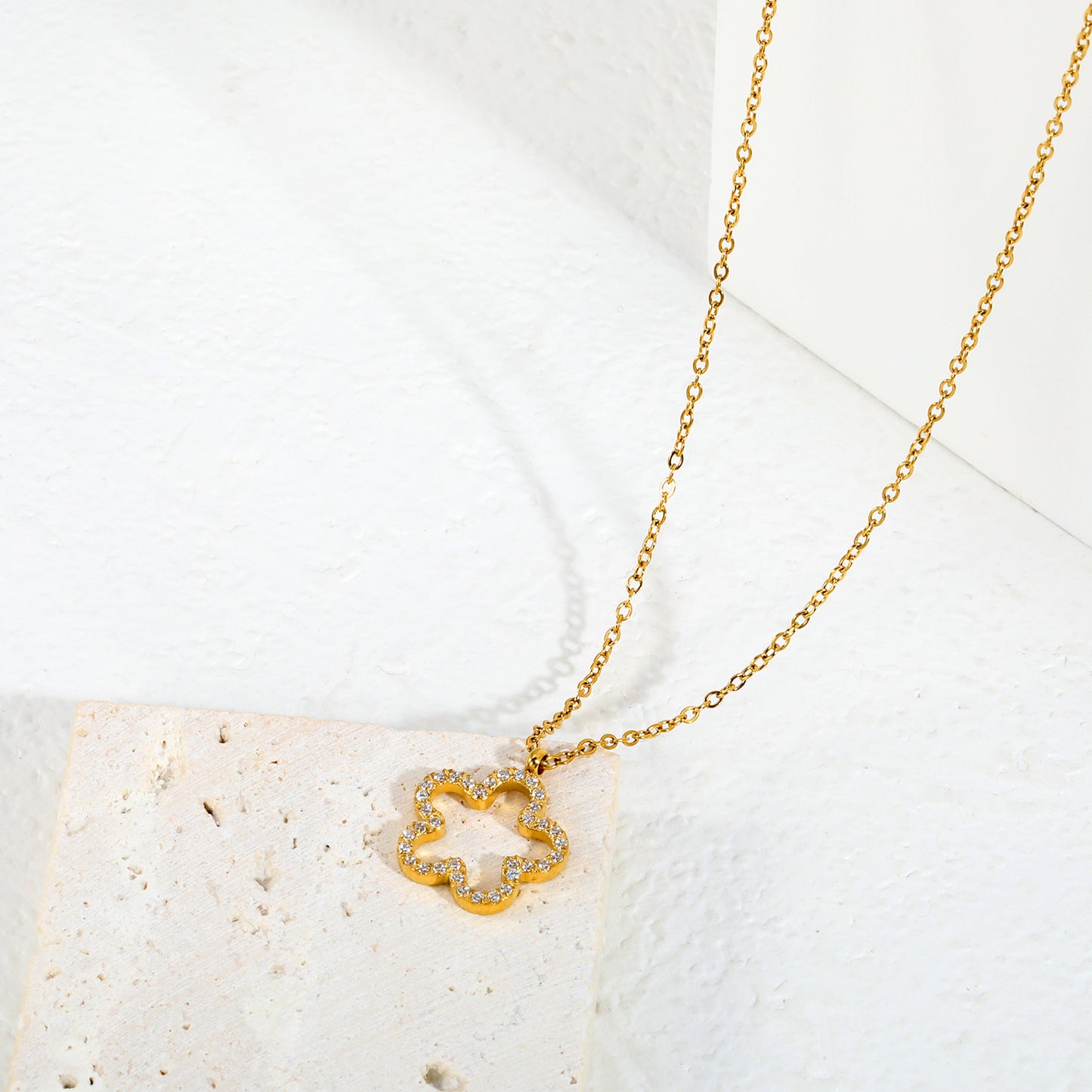 Elegant Bling Four Leaf Clover Cutout Ice Out Choker Necklaces Everyday Wear
