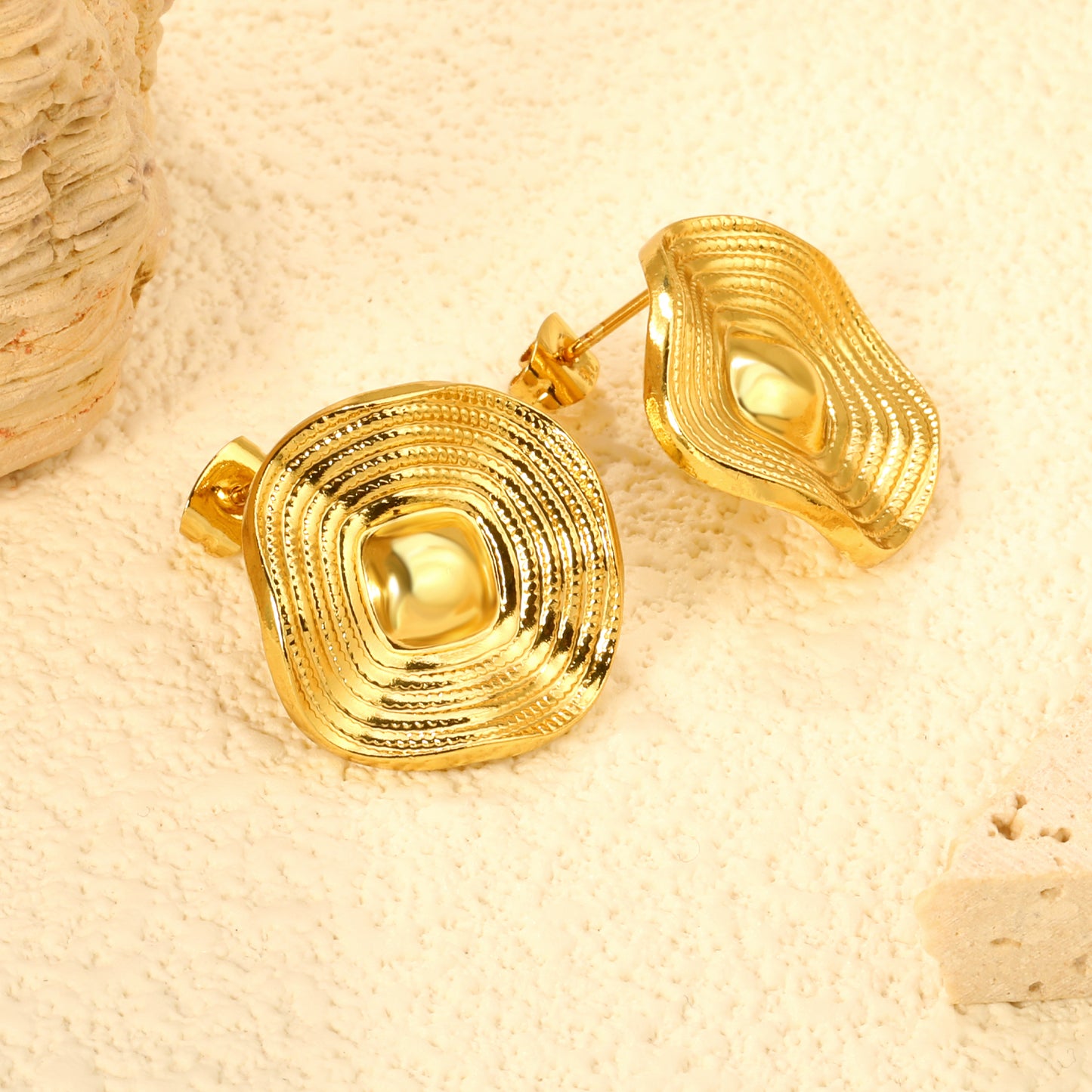 Golden square wavy piece earrings jewelry supplierClose-ups of the gold plating and details