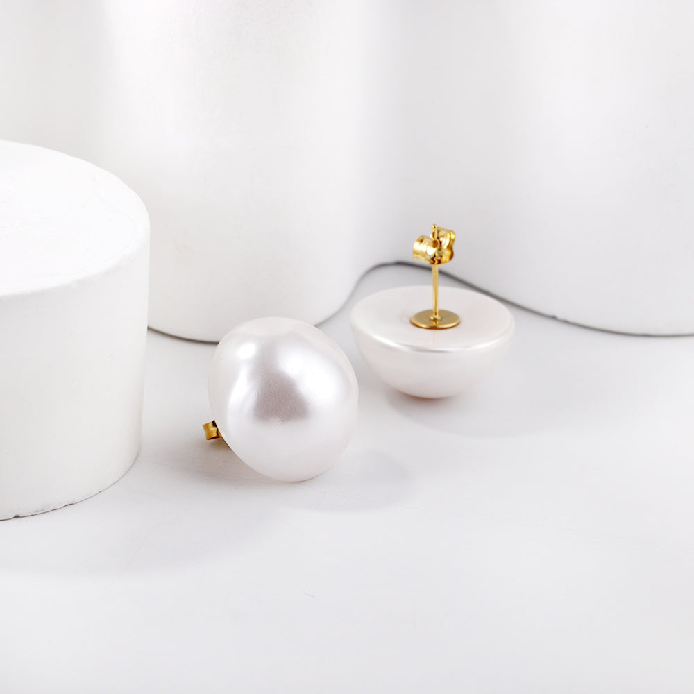 Wholesale 18K Gold Round Pearl Stud Earrings