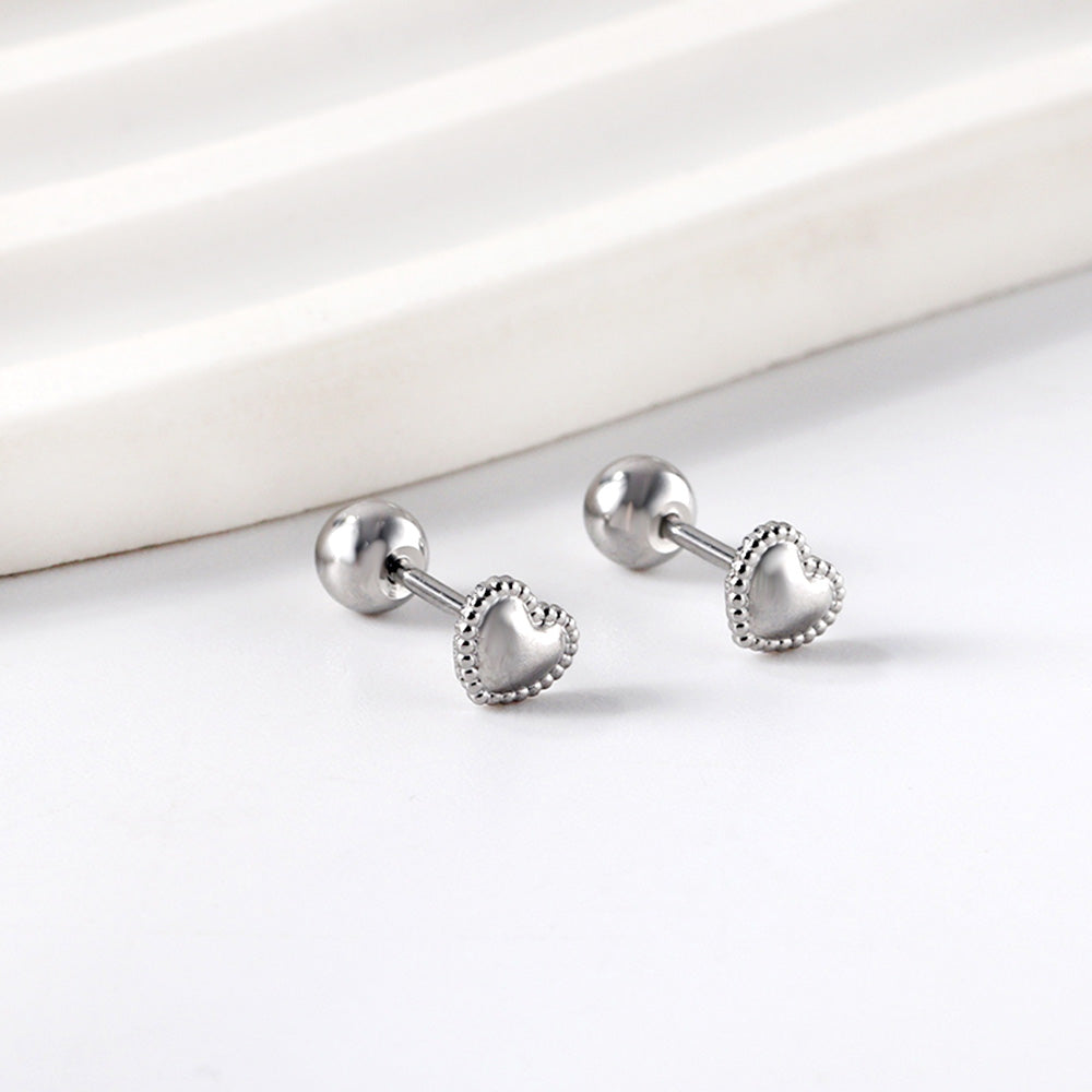 Wholesale 18K Gold Heart Pattern Stud Earrings Romantic Design