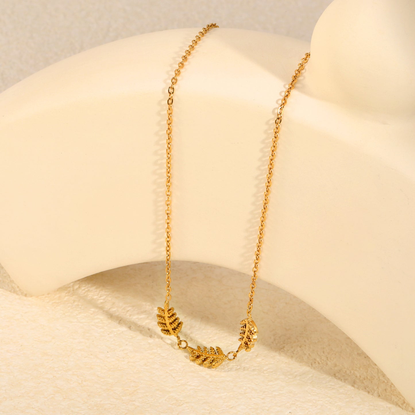 Waterproof 304L Steel Embossed Clover Pendant necklaces 40+5cm O-Chain