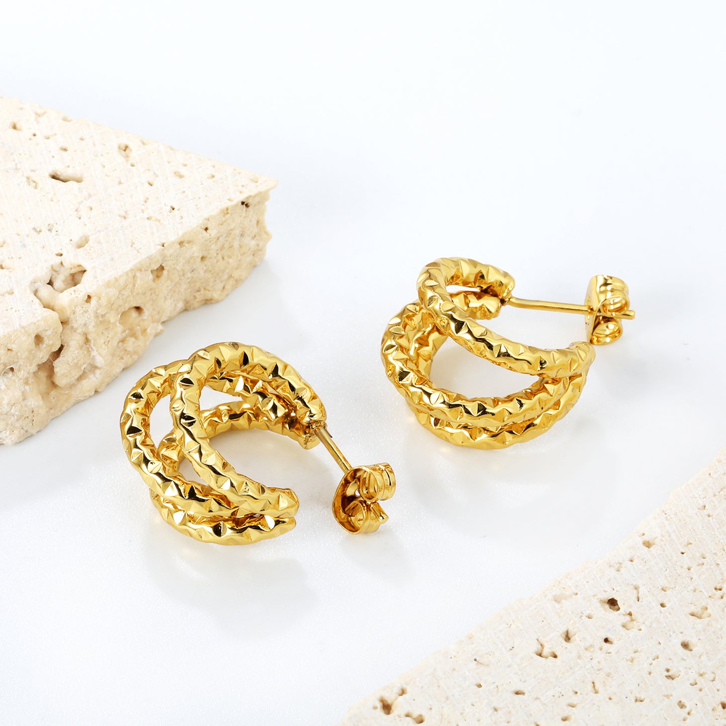 Wholesale Stainless Steel 18K Gold Plated Triple Thread C Shape Stud EarringsClose-ups of the gold plating and details