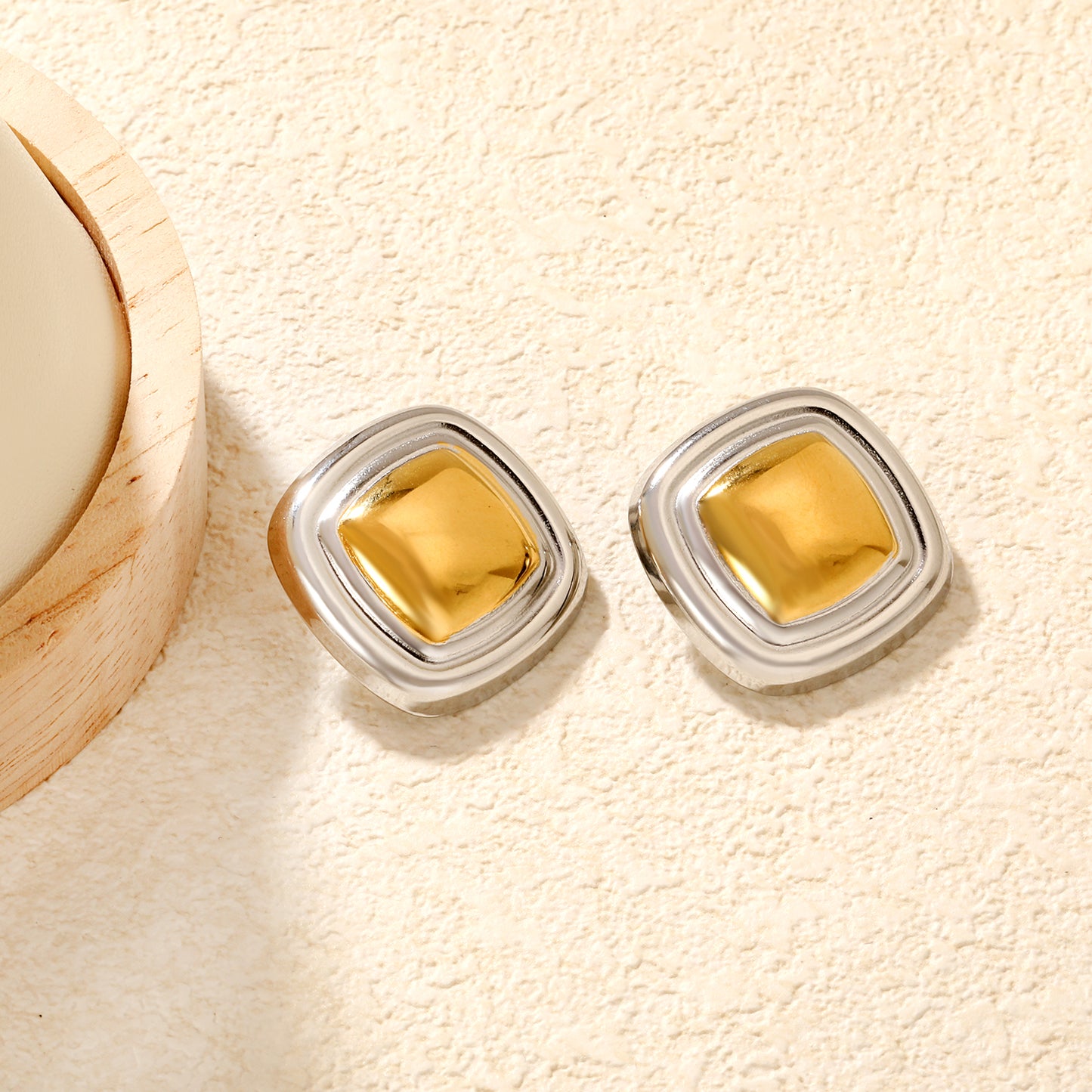 Wholesale Waterproof PVD Two-Tone Layered Square Stud EarringsClose-ups of the gold plating and details