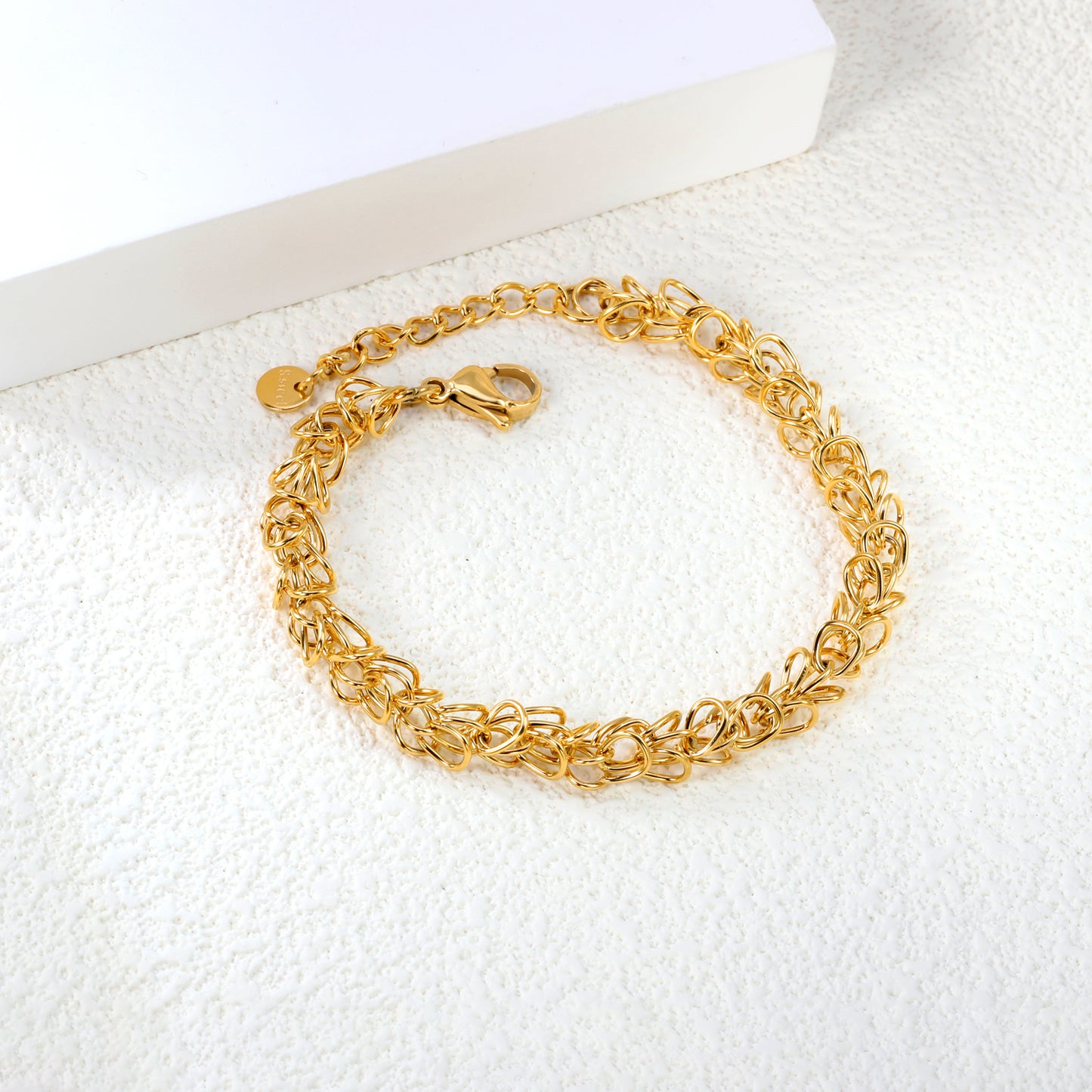 baroque-luxury-bracelet-design