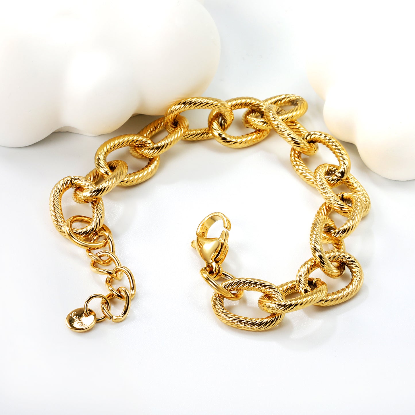 brutalist-luxury-bracelet-design-18Kgold
