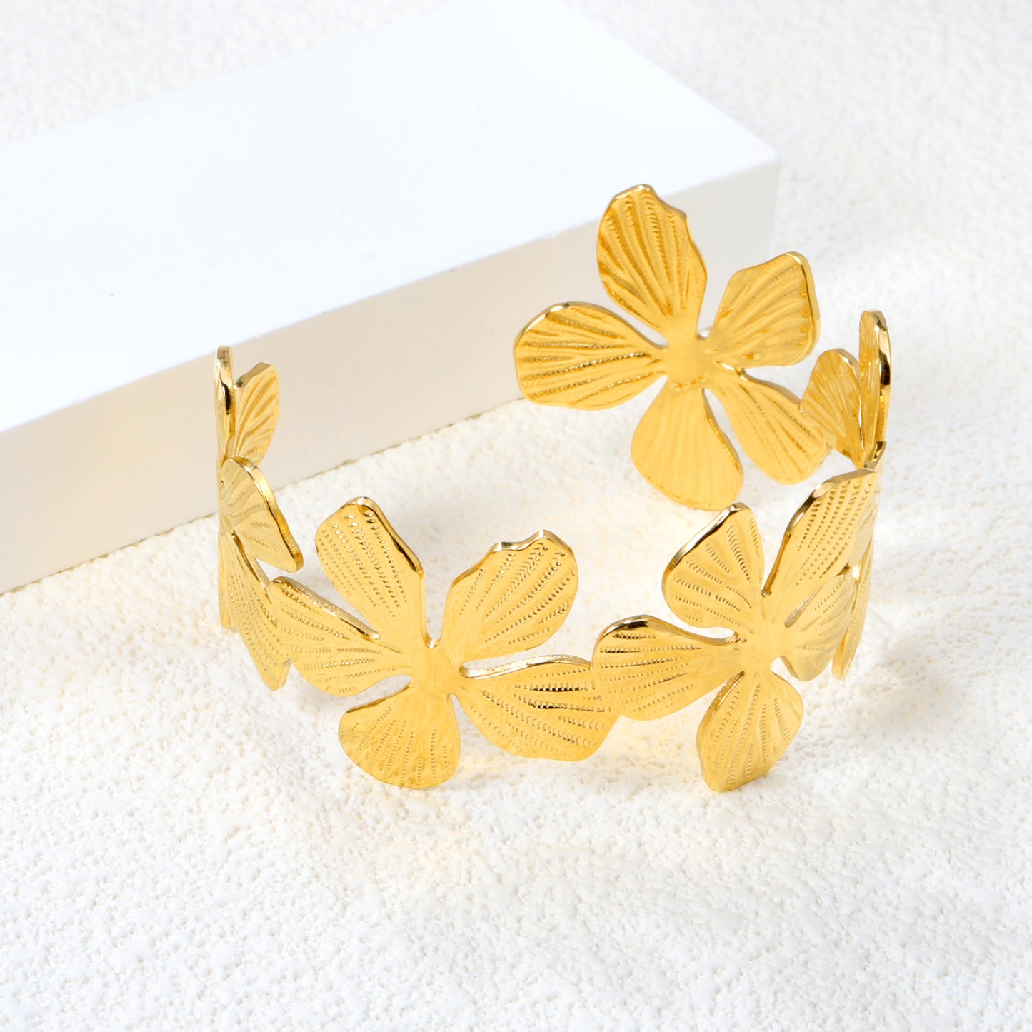 gold-flower-design-water-resistant