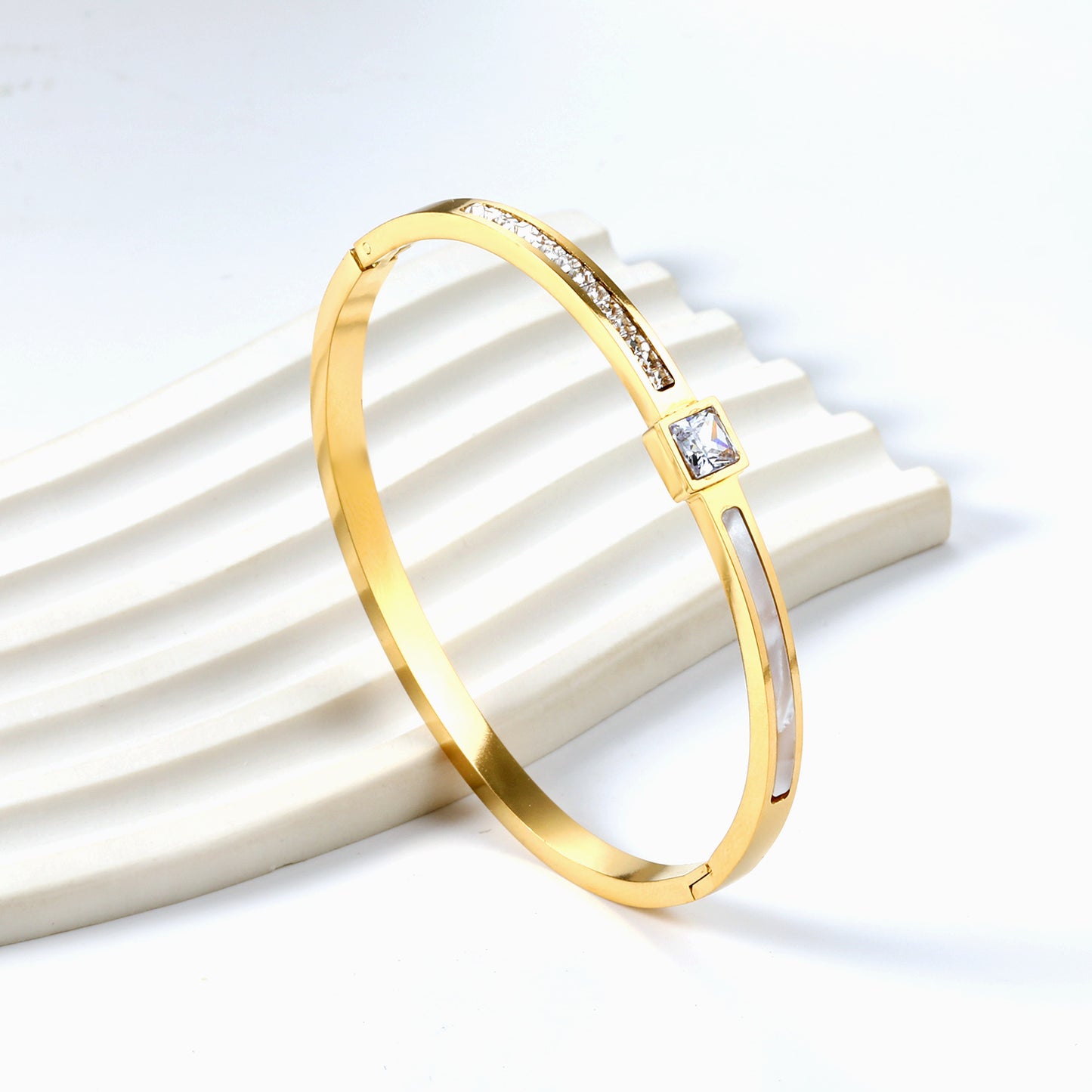 gold-stripe-bangle-tarnish-proof