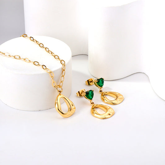luxury green jewelry style